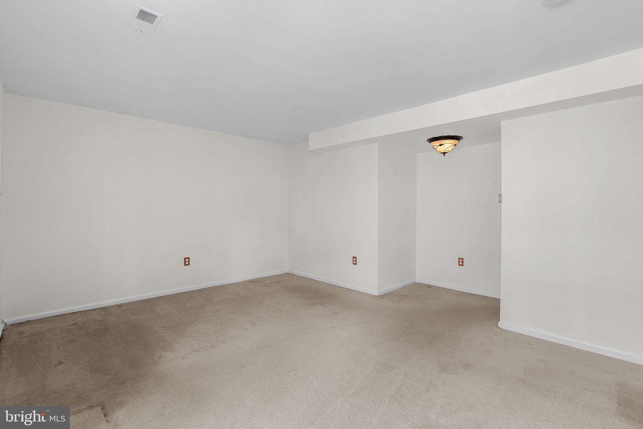 WASHINGTON SQUARE - Residential