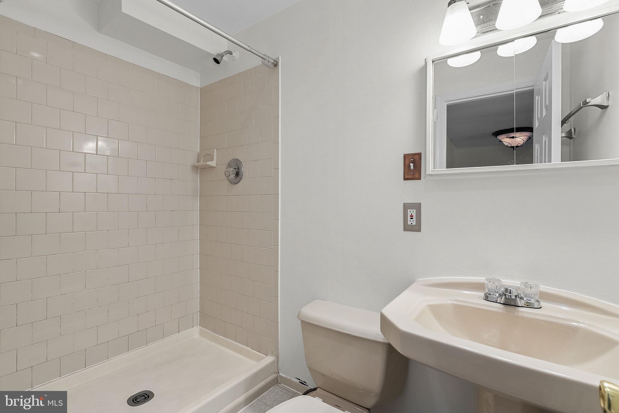 WASHINGTON SQUARE - Residential