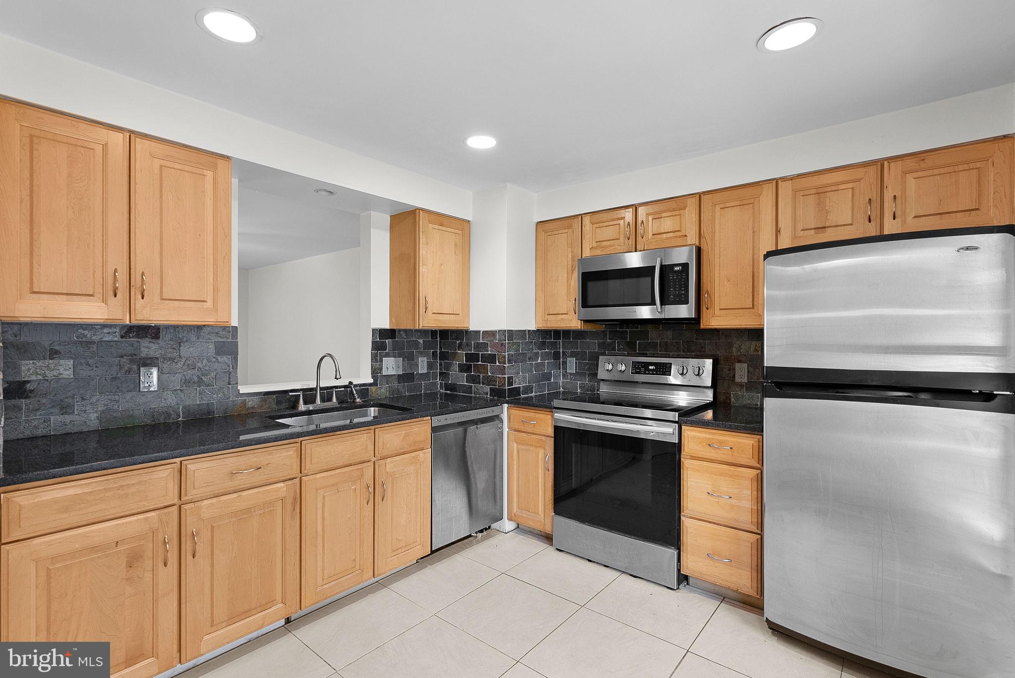 WASHINGTON SQUARE - Residential