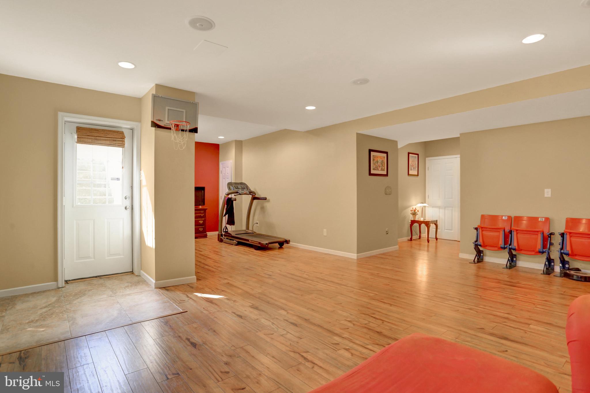 LOGANS RESERVE - Residential