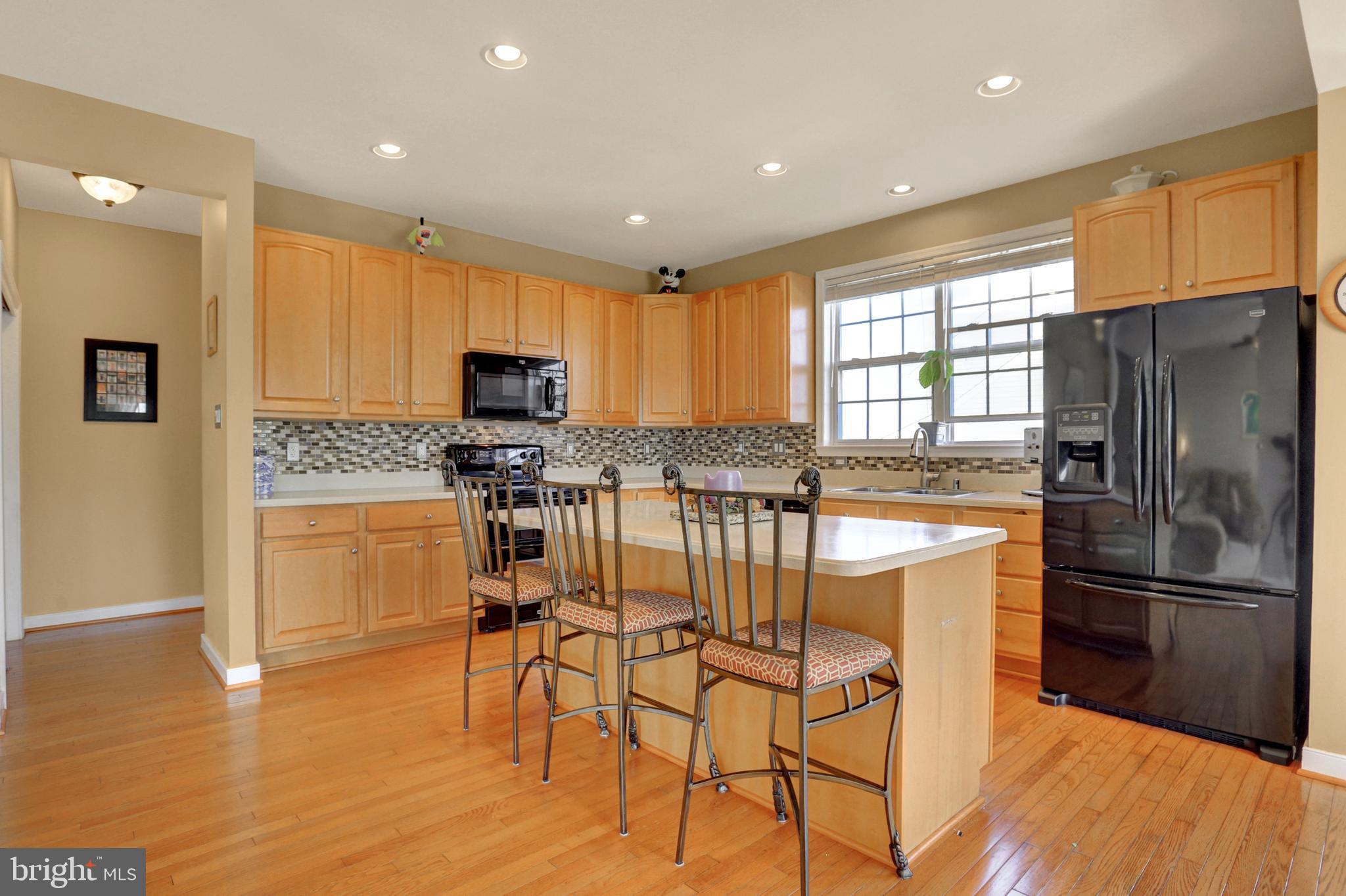 LOGANS RESERVE - Residential