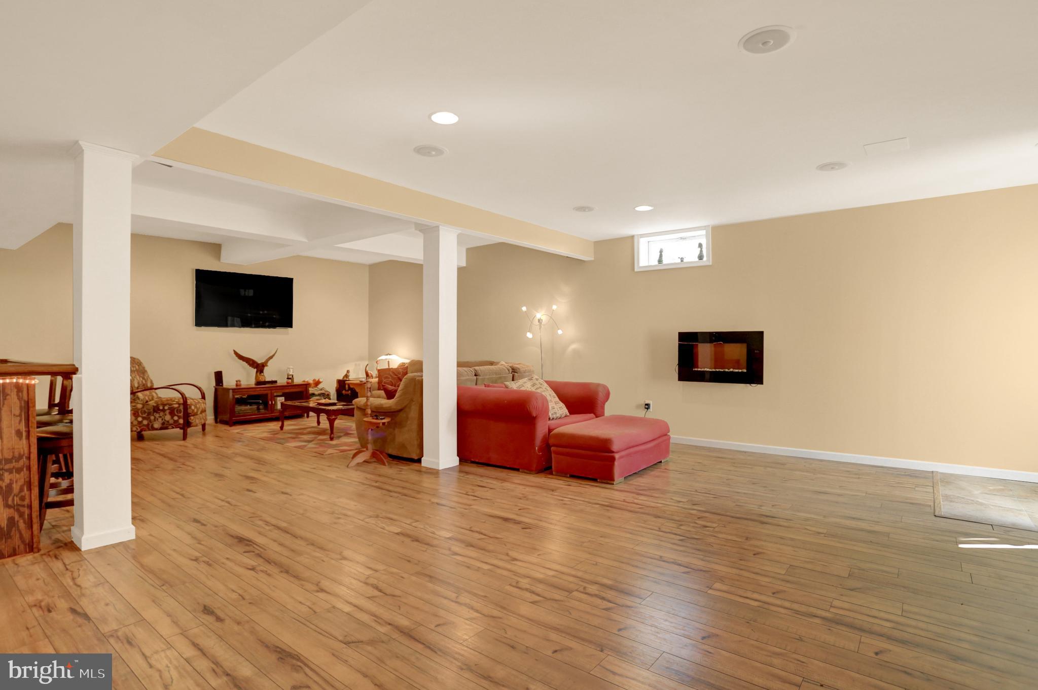 LOGANS RESERVE - Residential