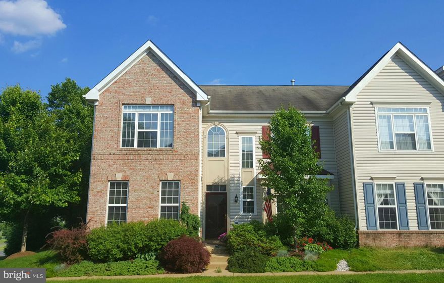 34FT, 2Lvl End Unit Lives like a Single Family! As much SQFT as 3 level w/o cold basement or daunting flights of stairs. Open Main Floor w/2 Story Foyer(18ft) opens to Sun filled LR&DR, Cozy Family Room w/Fireplace off Spacious Kitchen w/Island & Bar, Premium Stainless Appliances, Large Bedrooms, HUGE Attic could be finished for a 3rd Floor Rec Room. Systems less than 5yr old! Landscaped-NO Mowing