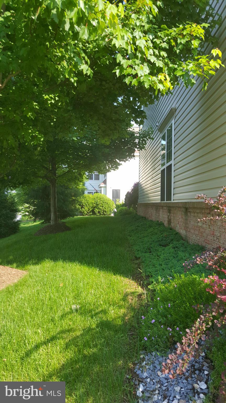 ASHBURN VILLAGE - Residential