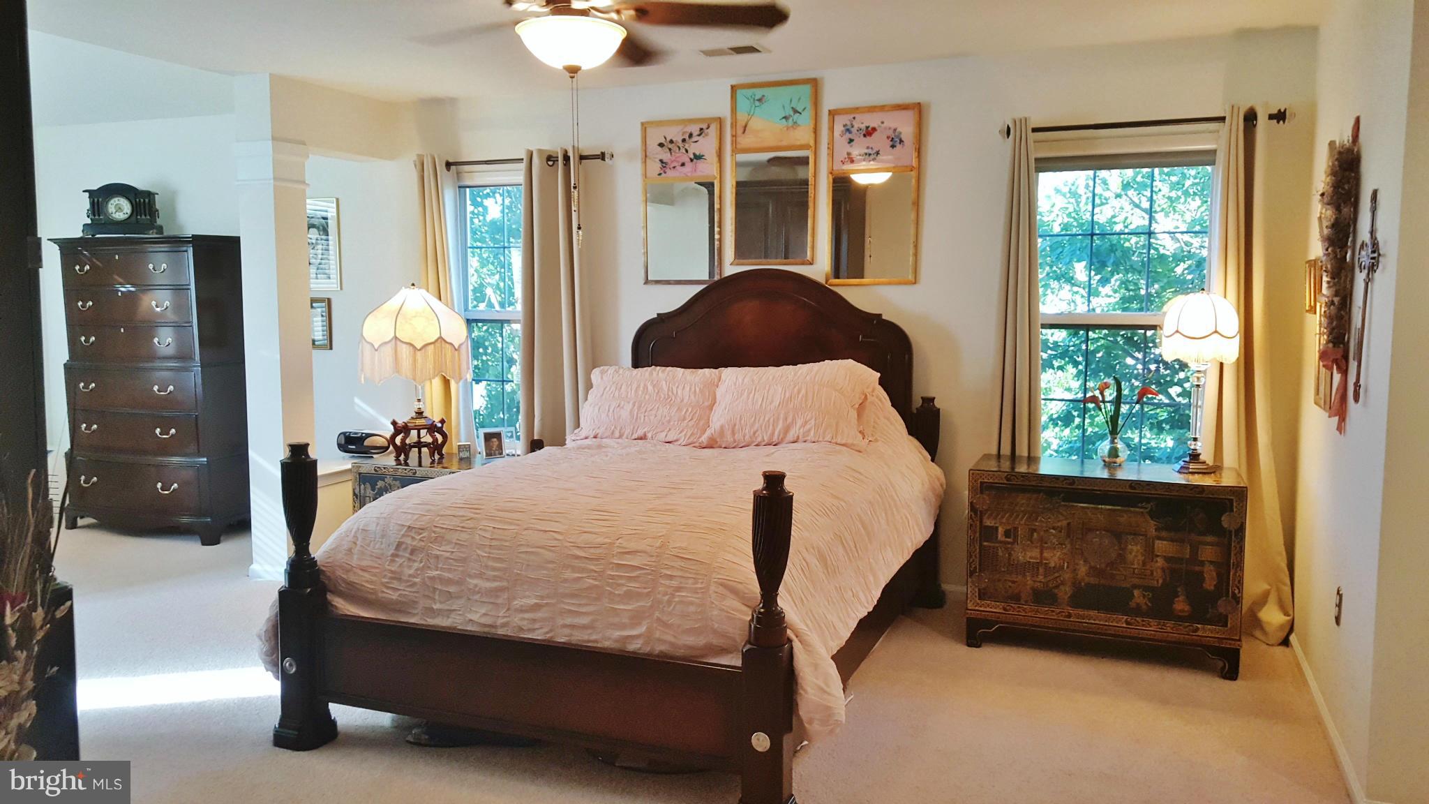 ASHBURN VILLAGE - Residential