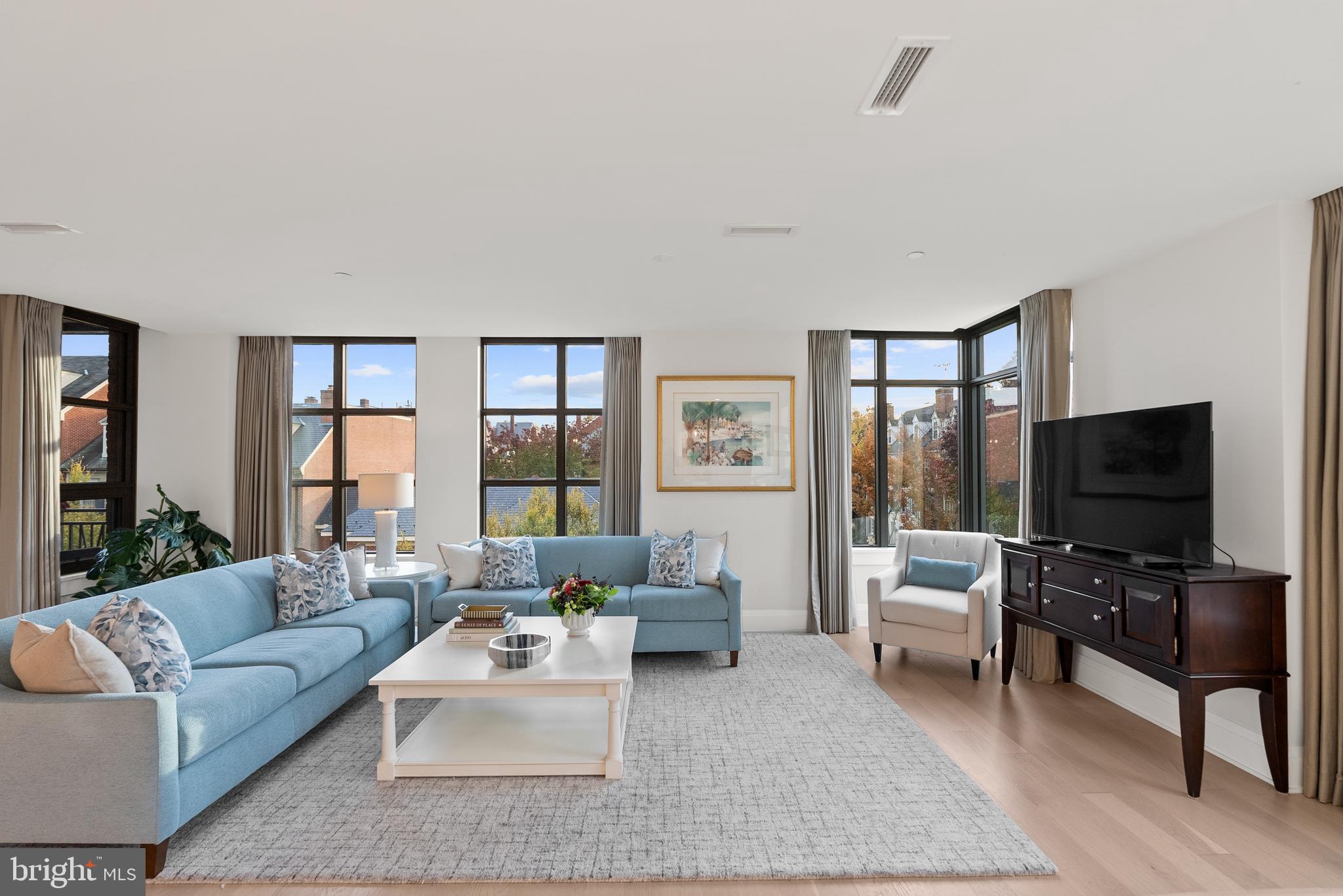 ROBINSON LANDING - Residential