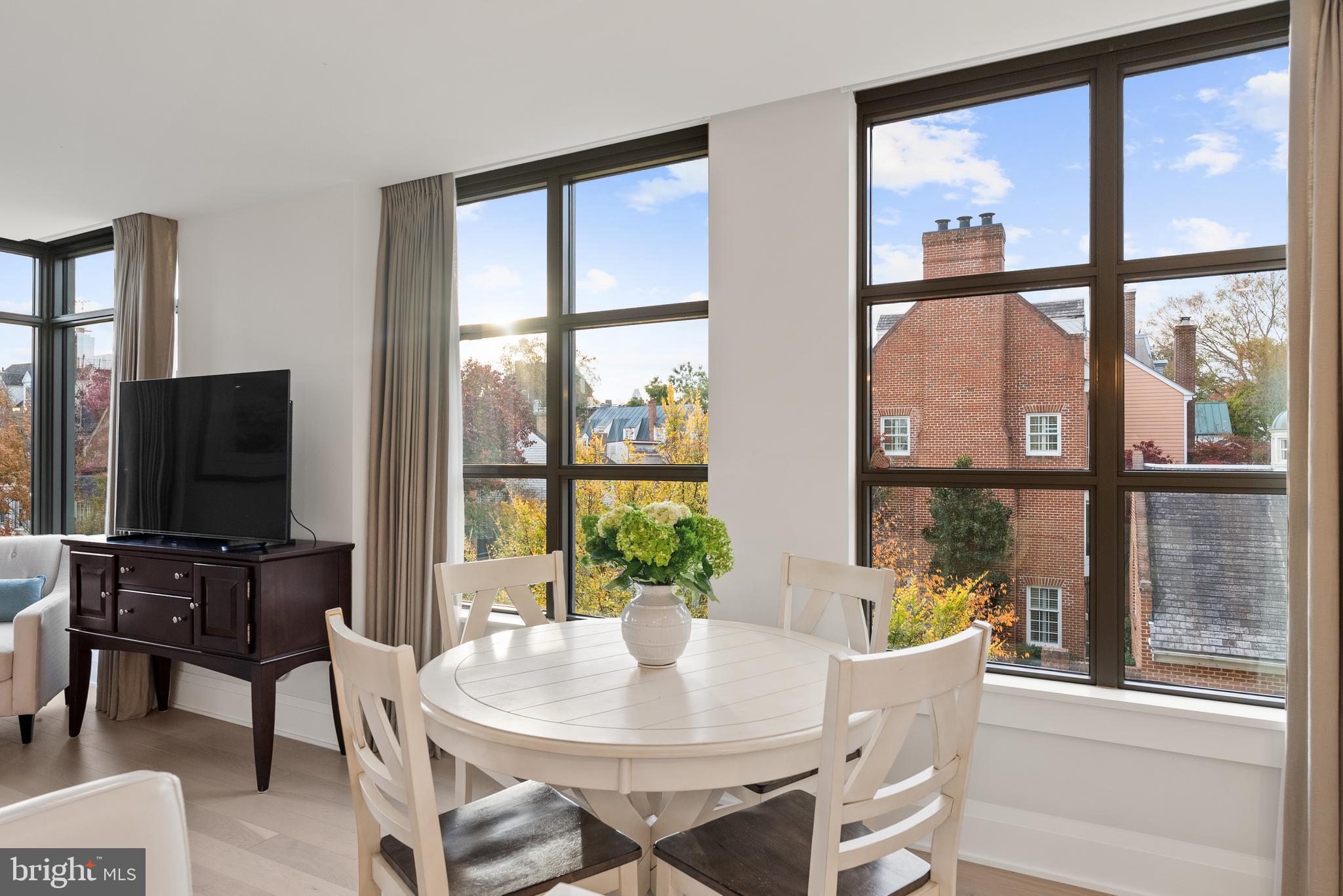 ROBINSON LANDING - Residential