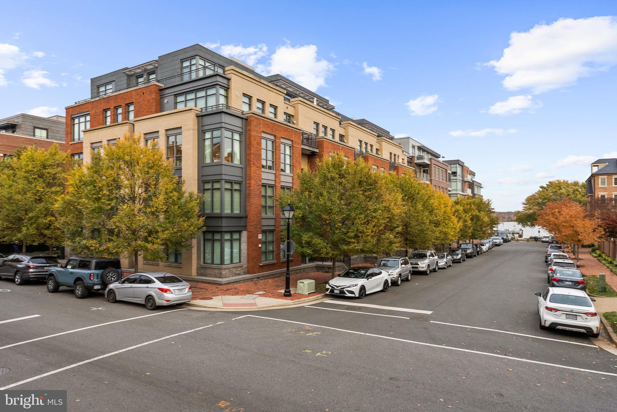 ROBINSON LANDING - Residential