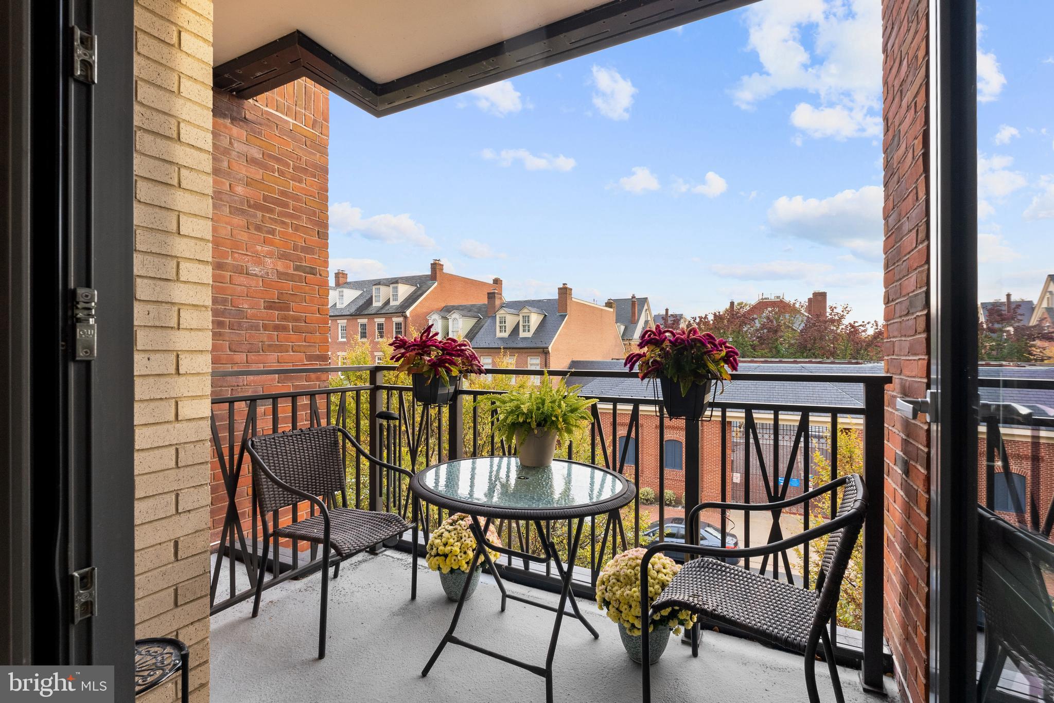 ROBINSON LANDING - Residential