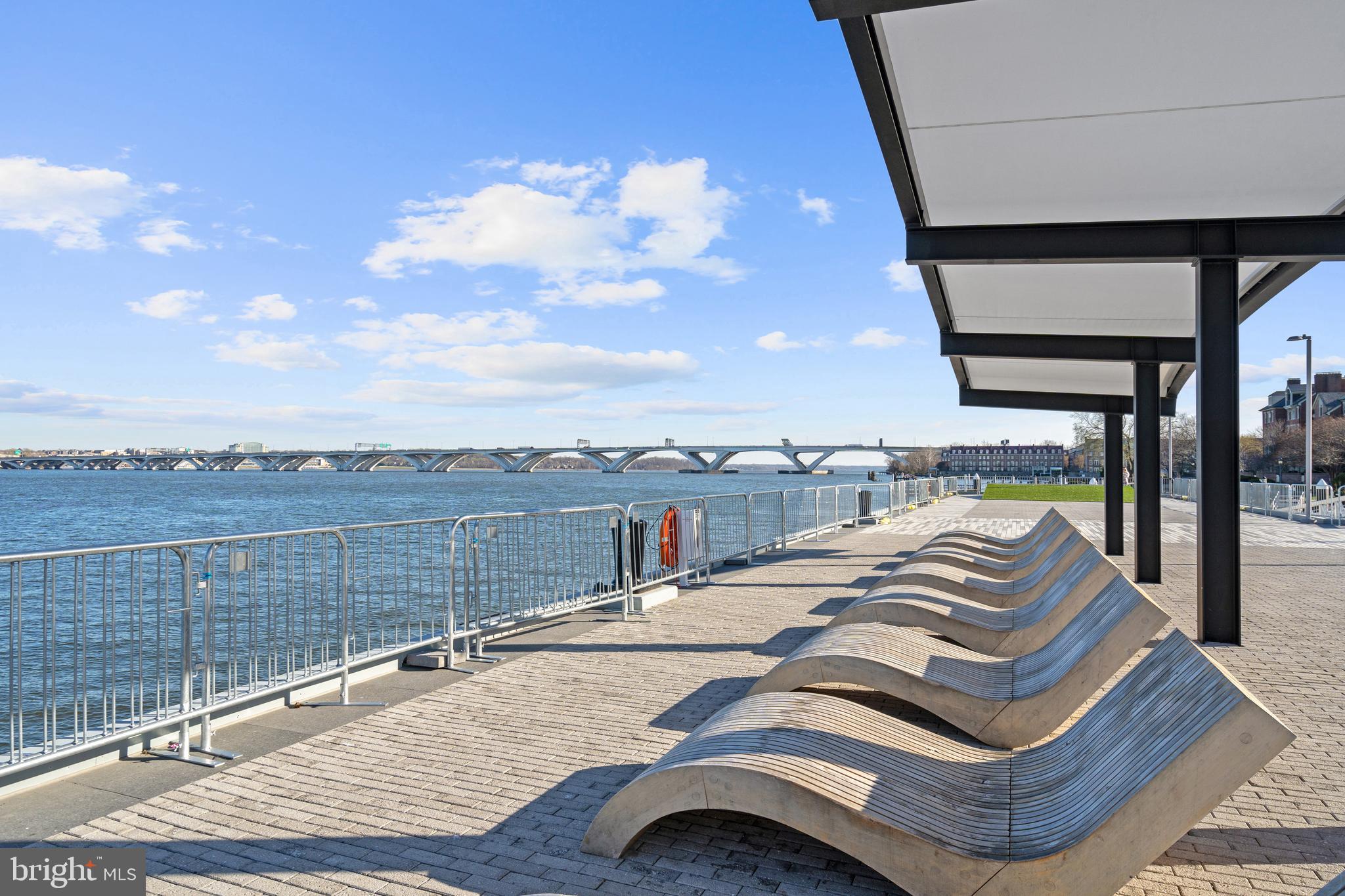 ROBINSON LANDING - Residential