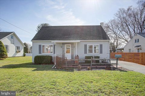 Homes For Sale - 712 Stanley Avenue Ave<br/> Franklin County, CHAMBERSBURG, PA 17201