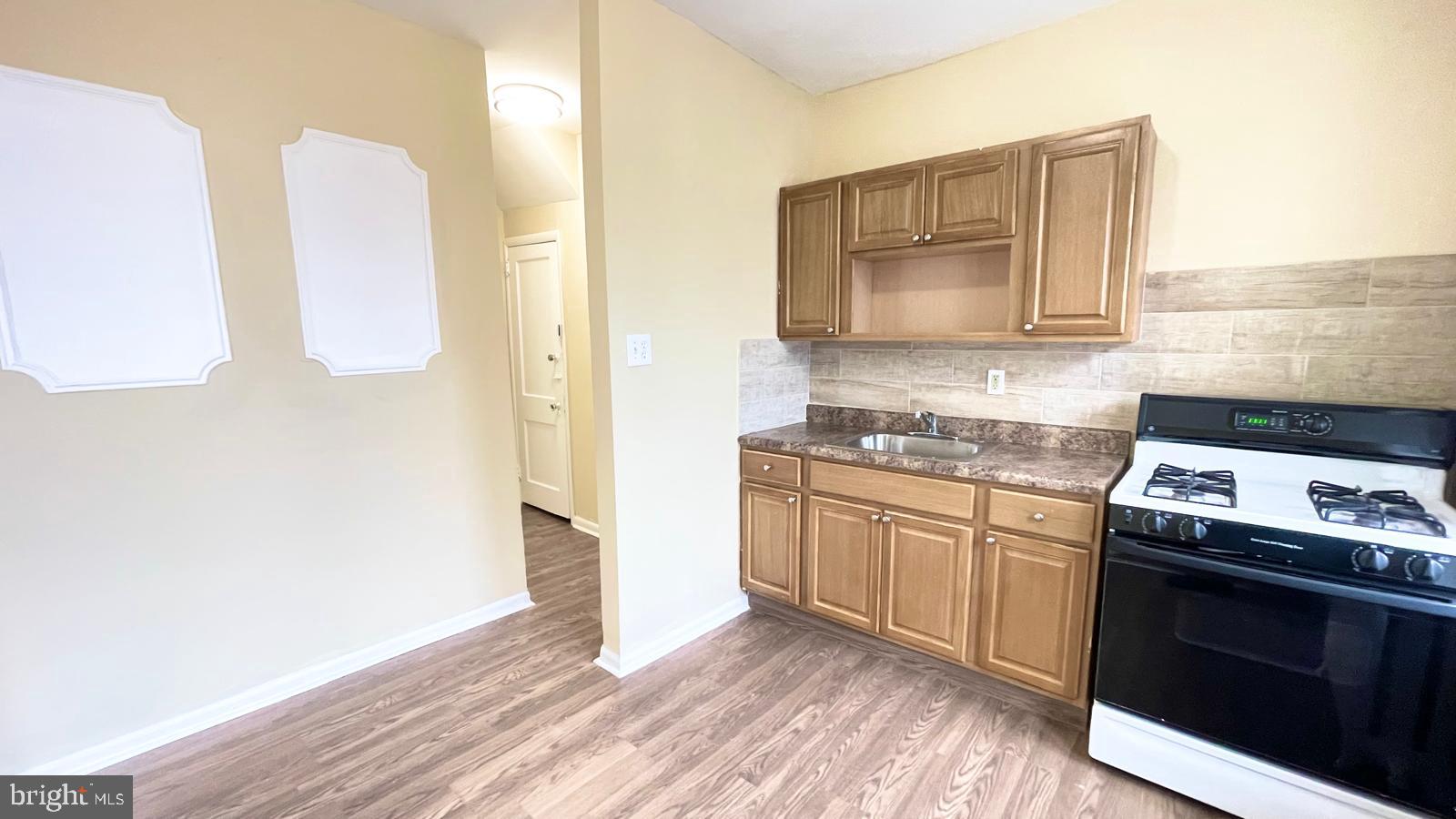 WEST OAK LANE - Residential Income