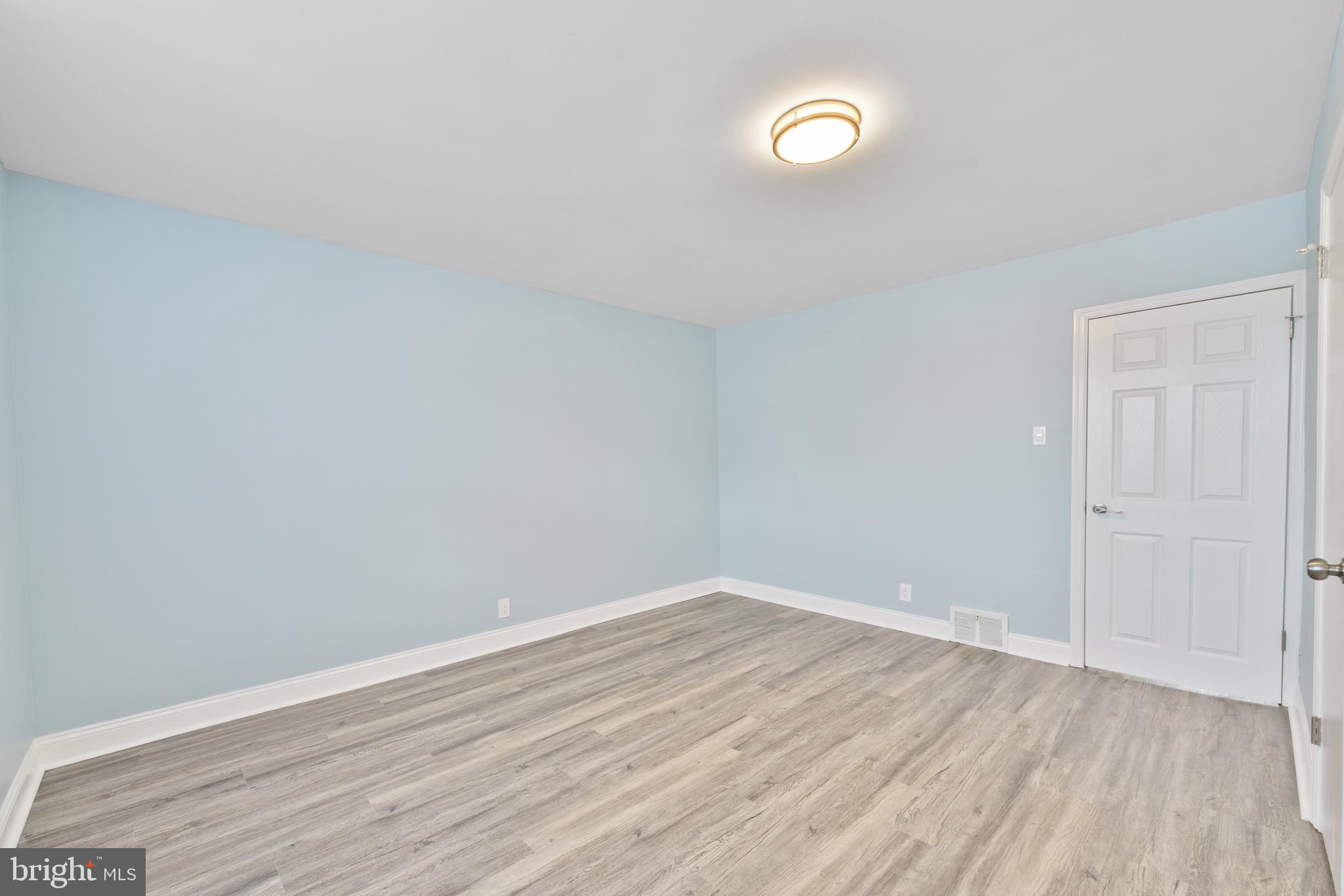 MAYFAIR (WEST) - Residential