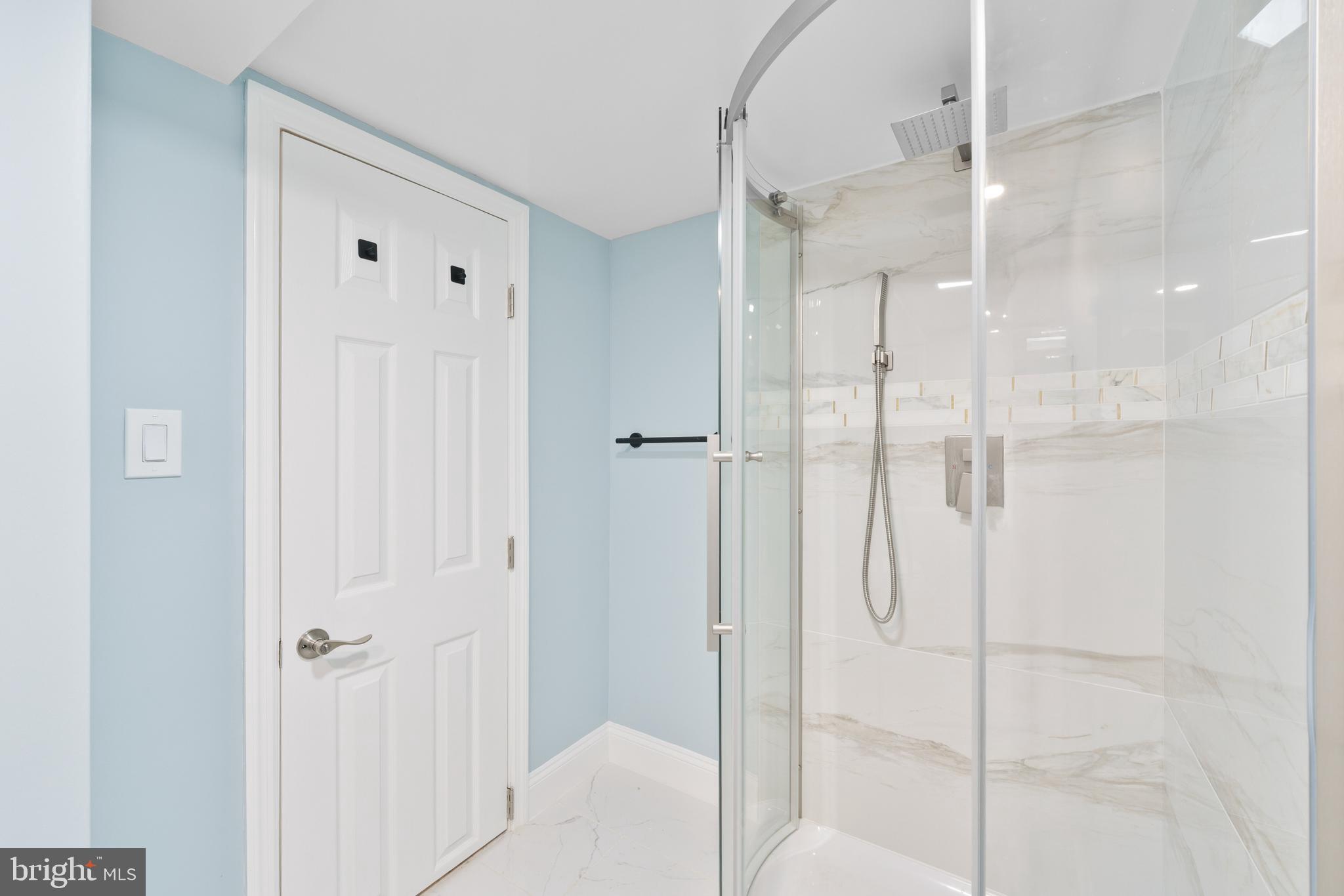 MAYFAIR (WEST) - Residential