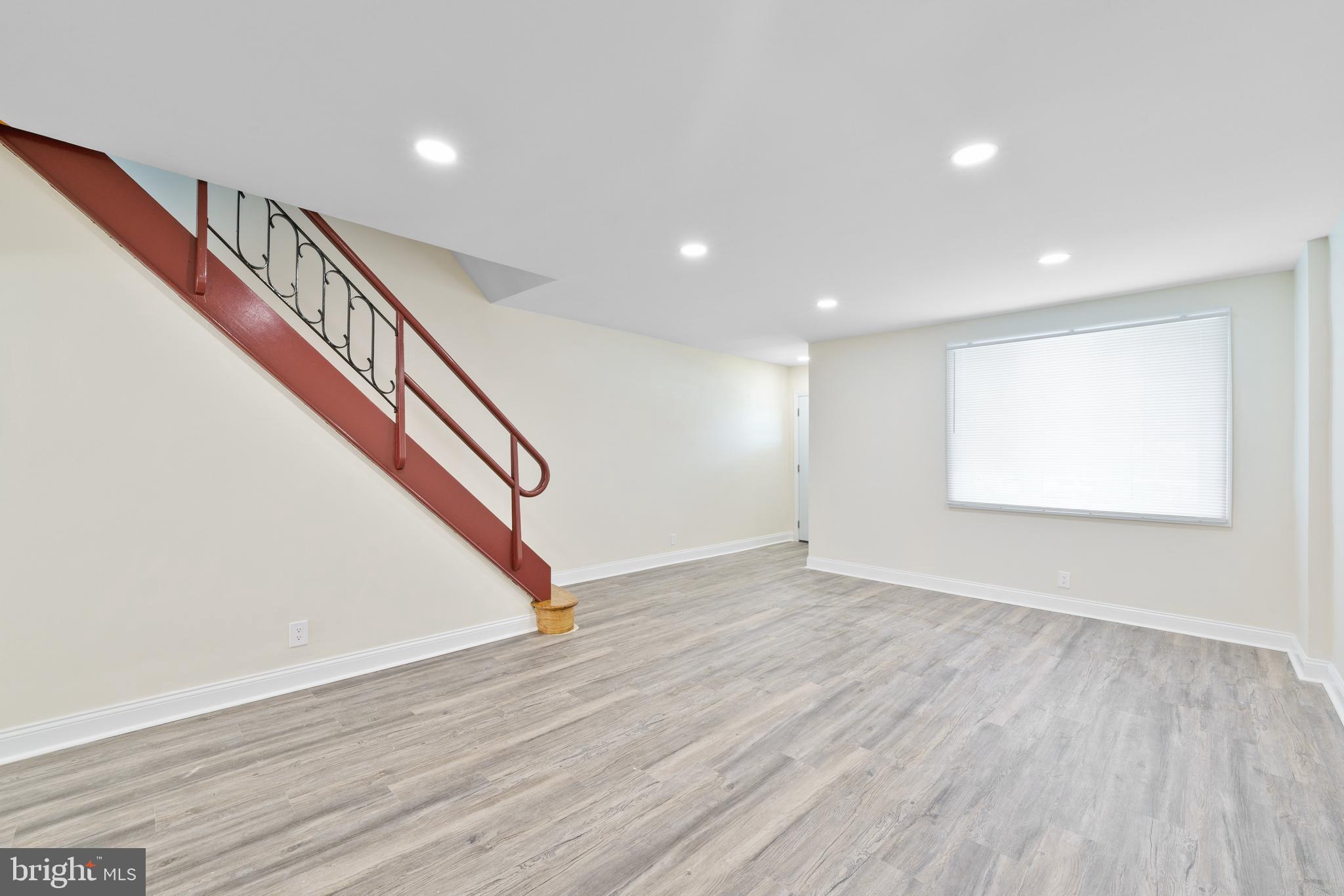 MAYFAIR (WEST) - Residential