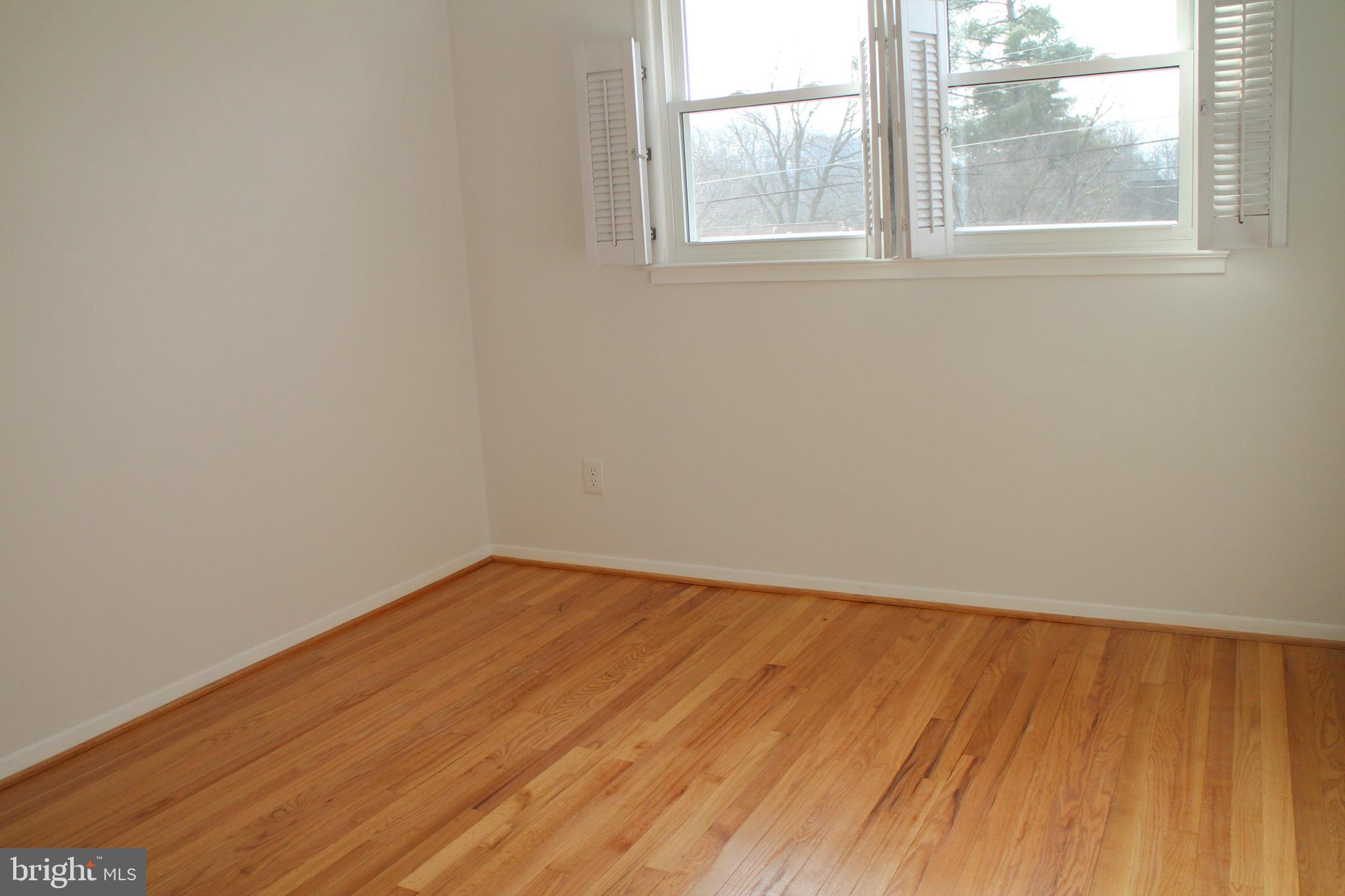 CRESTWOOD MANOR - Residential