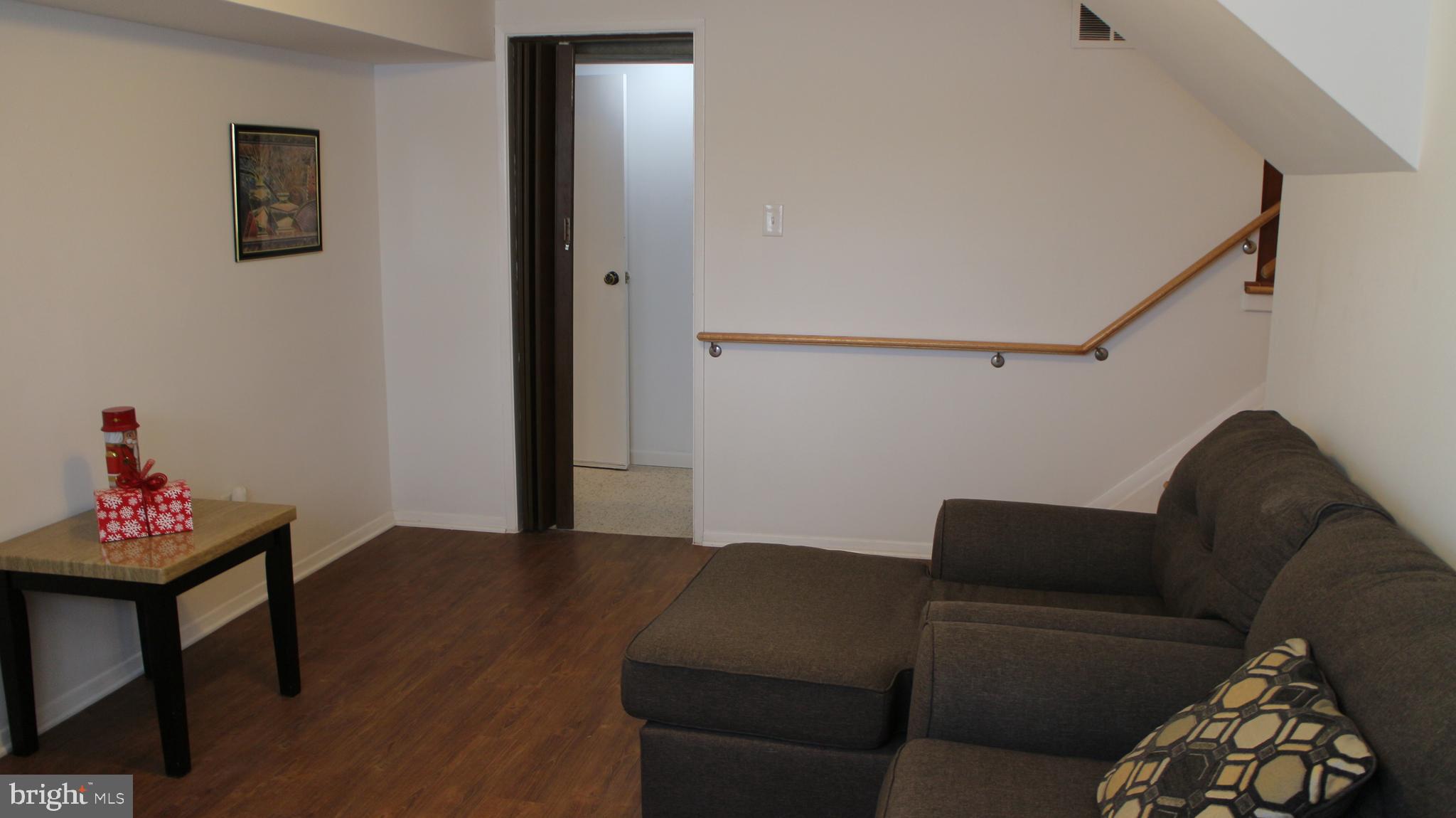 CRESTWOOD MANOR - Residential