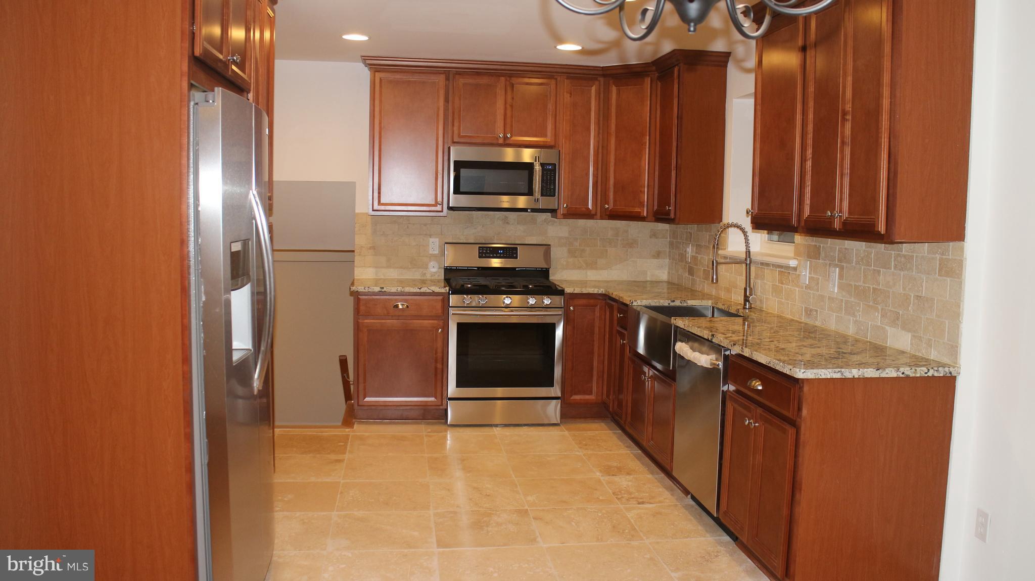 CRESTWOOD MANOR - Residential