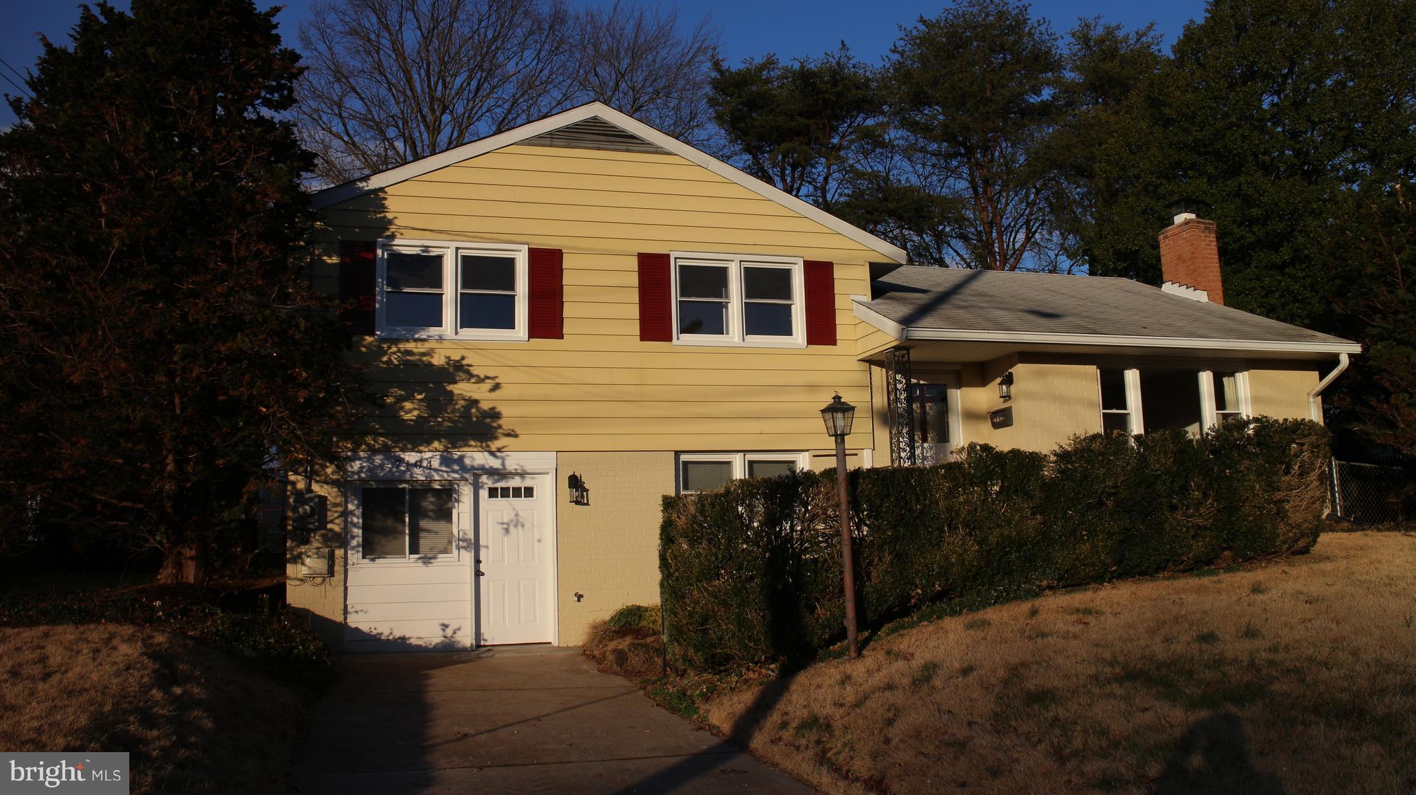 CRESTWOOD MANOR - Residential