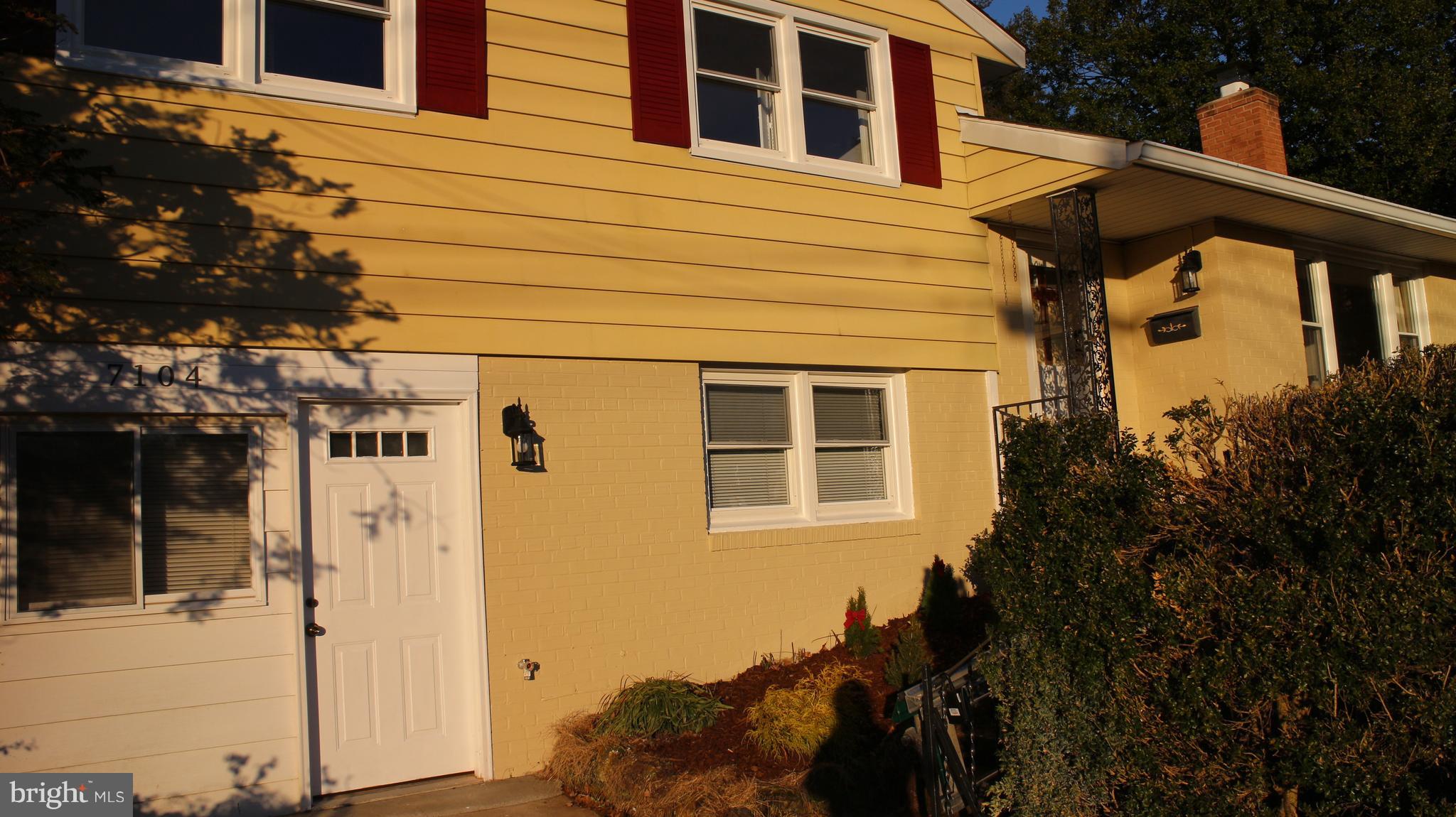 CRESTWOOD MANOR - Residential