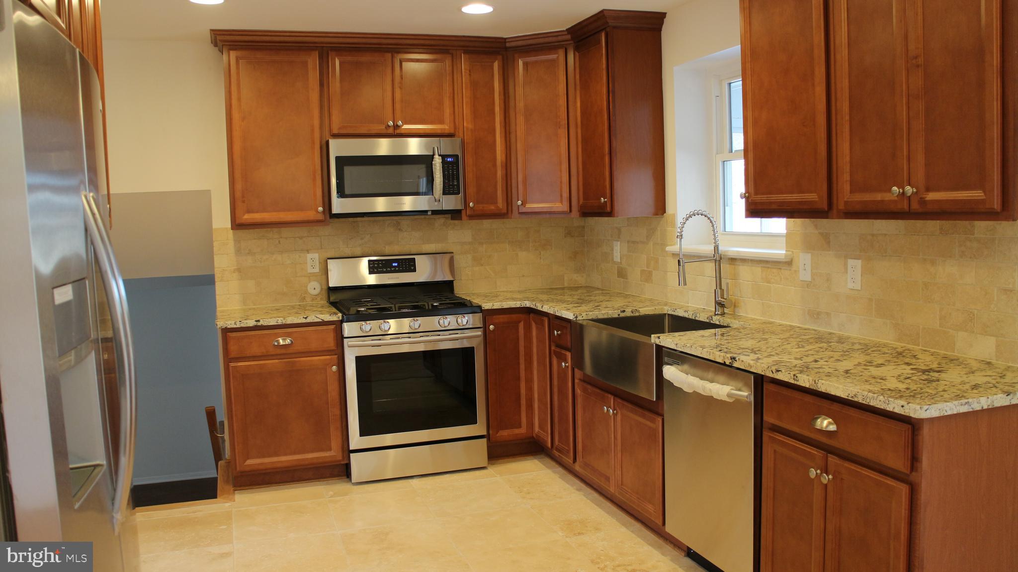 CRESTWOOD MANOR - Residential