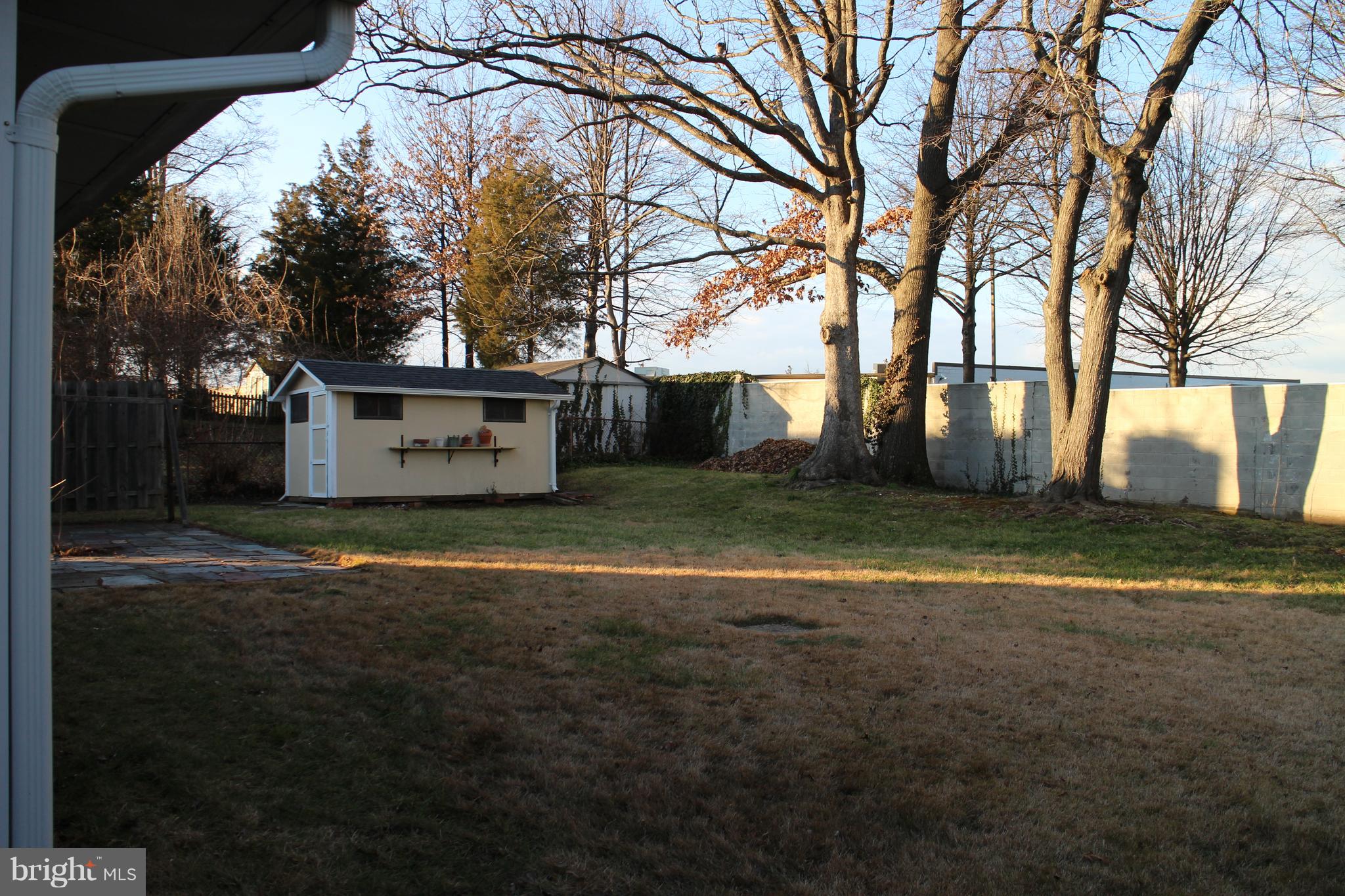 CRESTWOOD MANOR - Residential