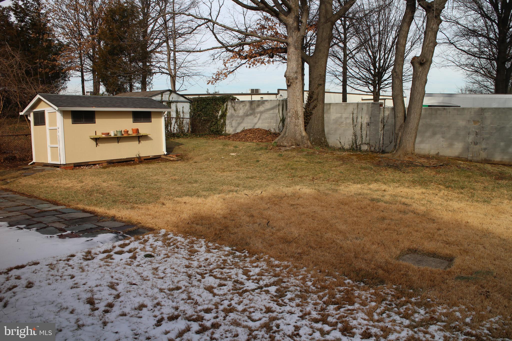 CRESTWOOD MANOR - Residential