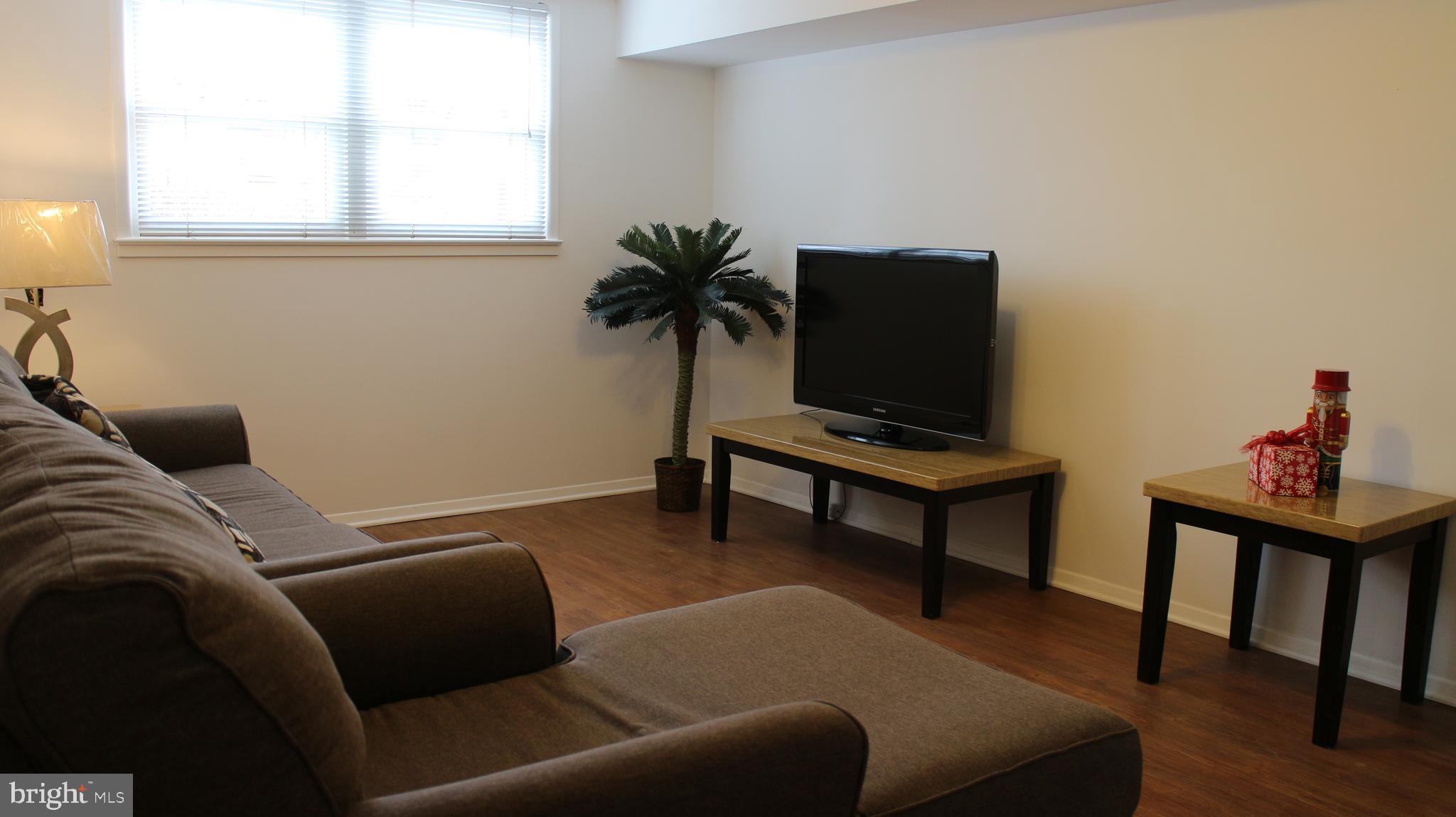 CRESTWOOD MANOR - Residential