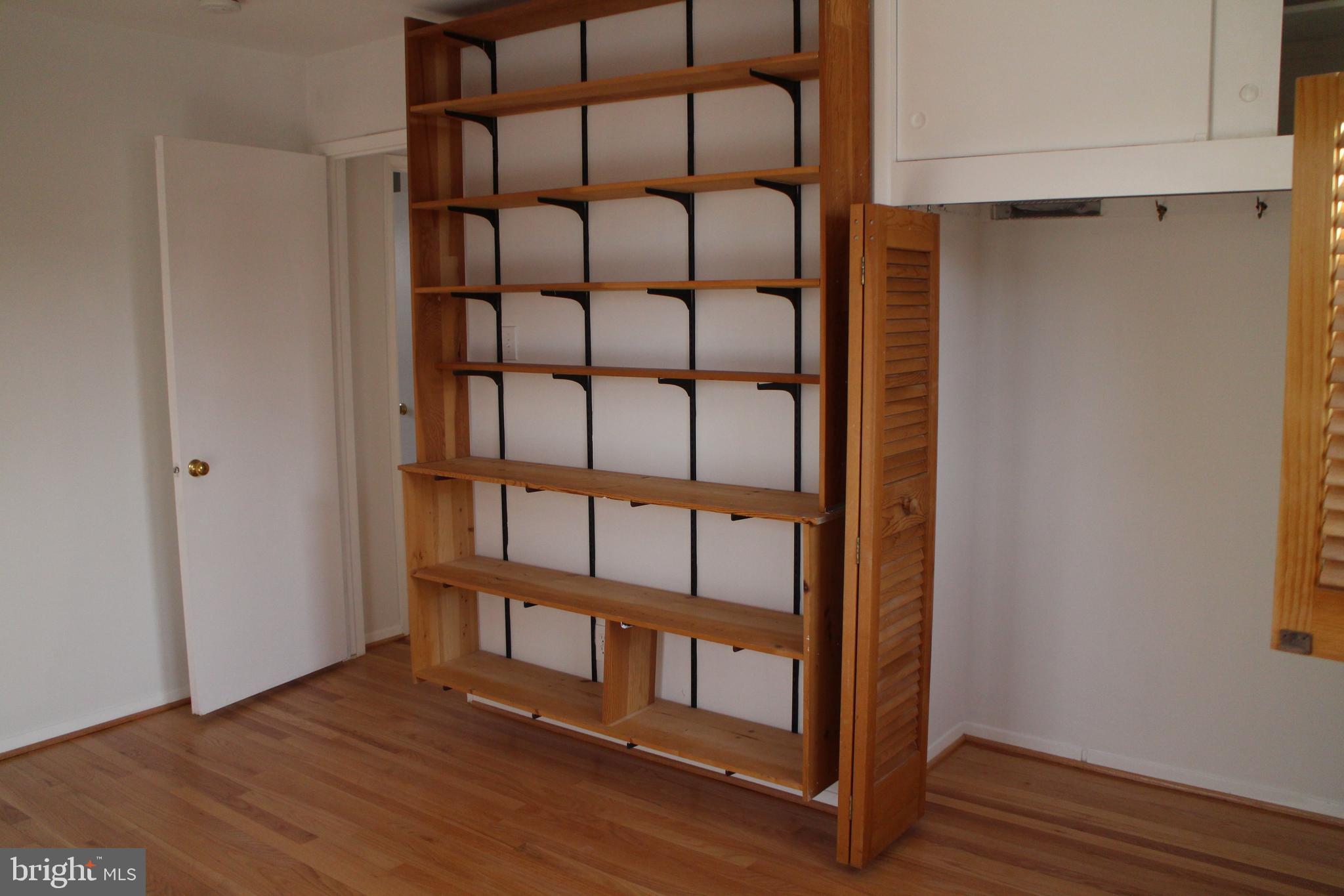 CRESTWOOD MANOR - Residential