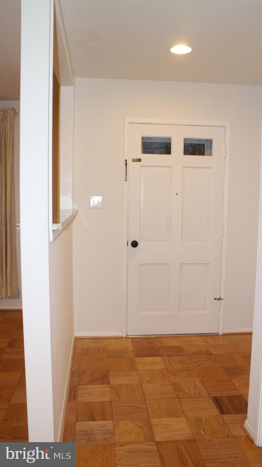 CRESTWOOD MANOR - Residential