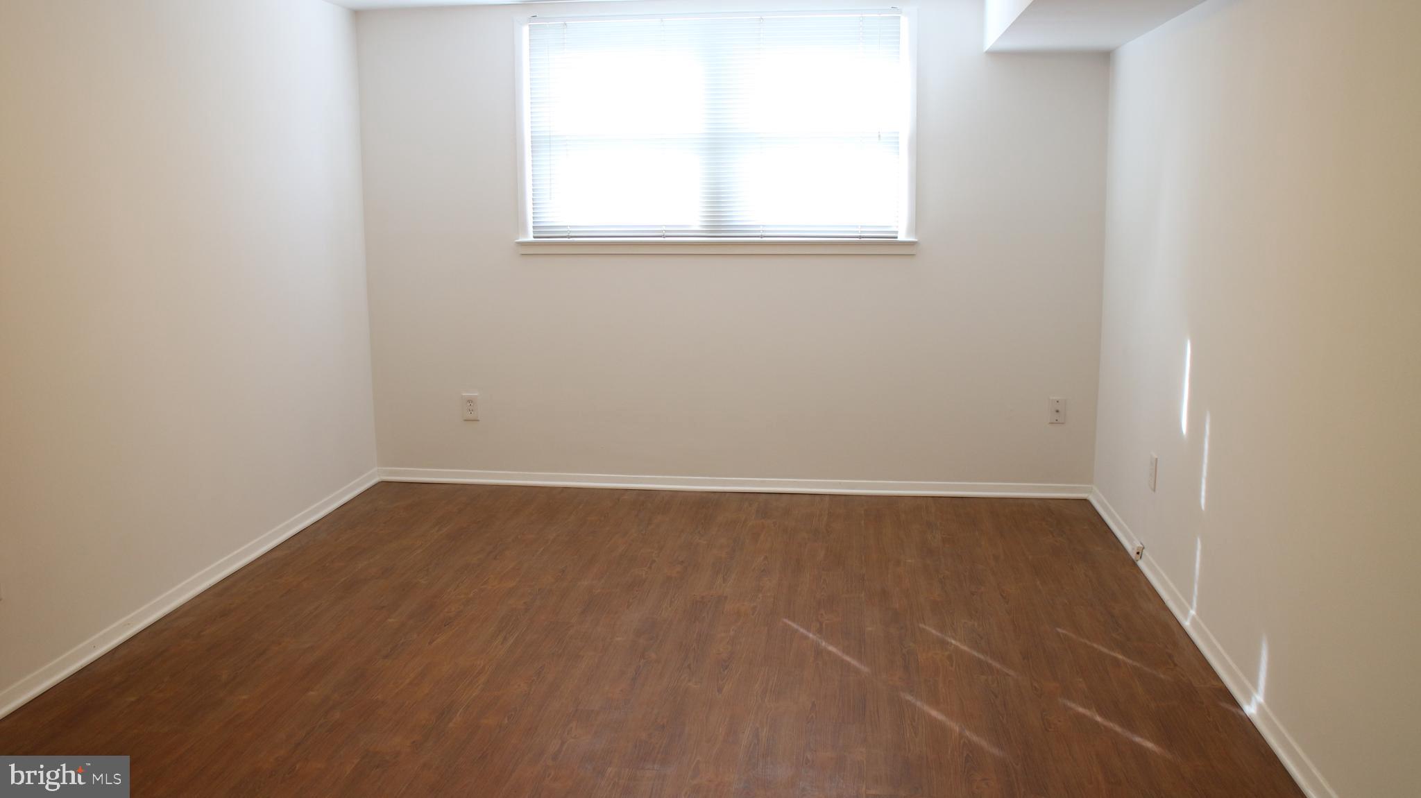 CRESTWOOD MANOR - Residential