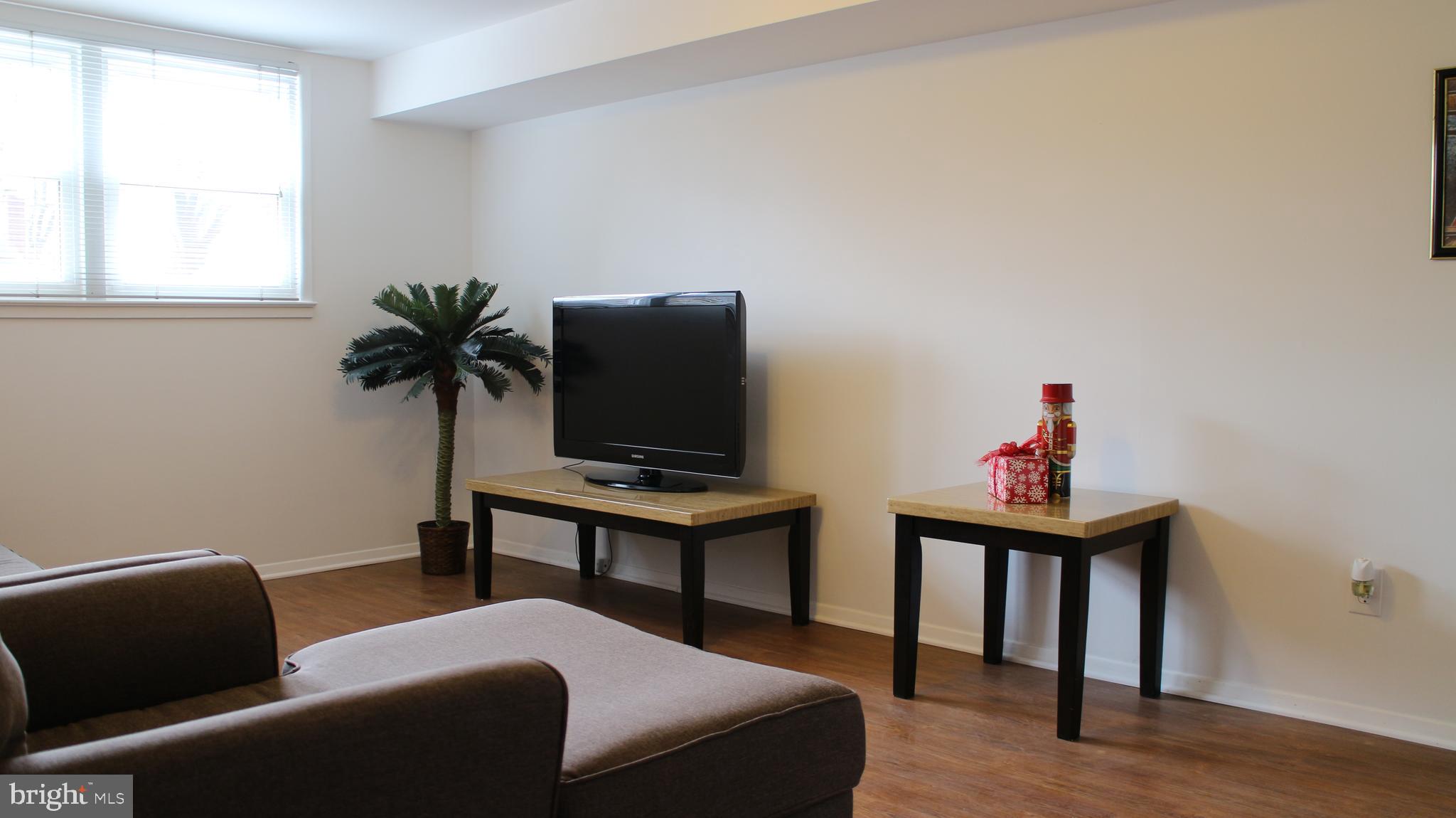 CRESTWOOD MANOR - Residential