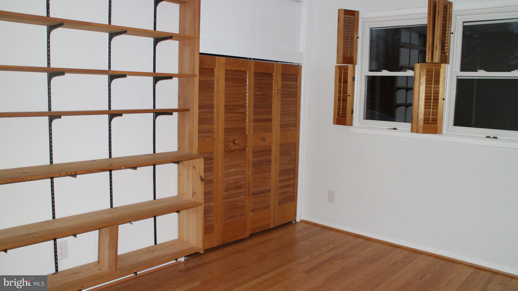 CRESTWOOD MANOR - Residential