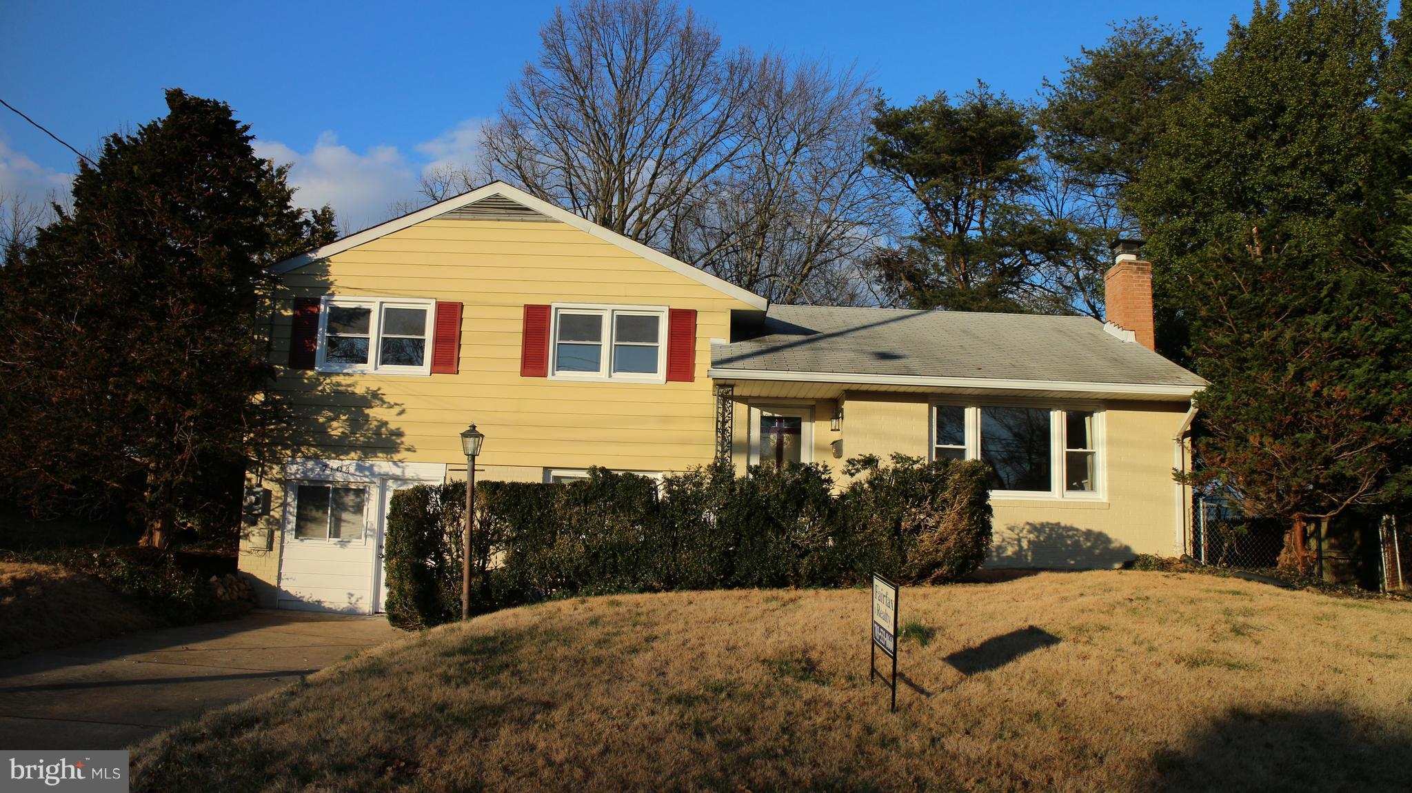 CRESTWOOD MANOR - Residential