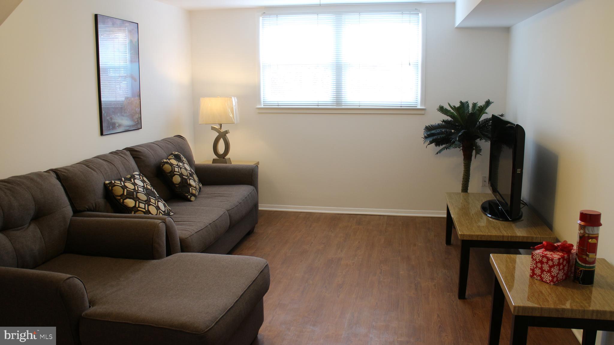 CRESTWOOD MANOR - Residential