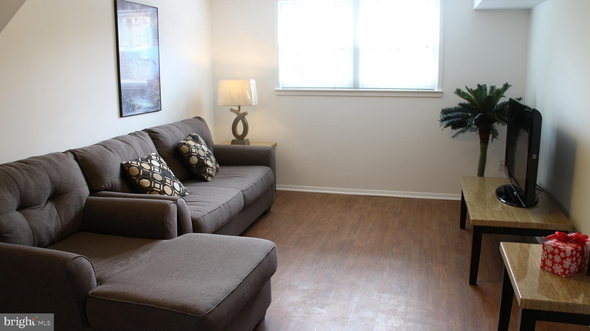 CRESTWOOD MANOR - Residential