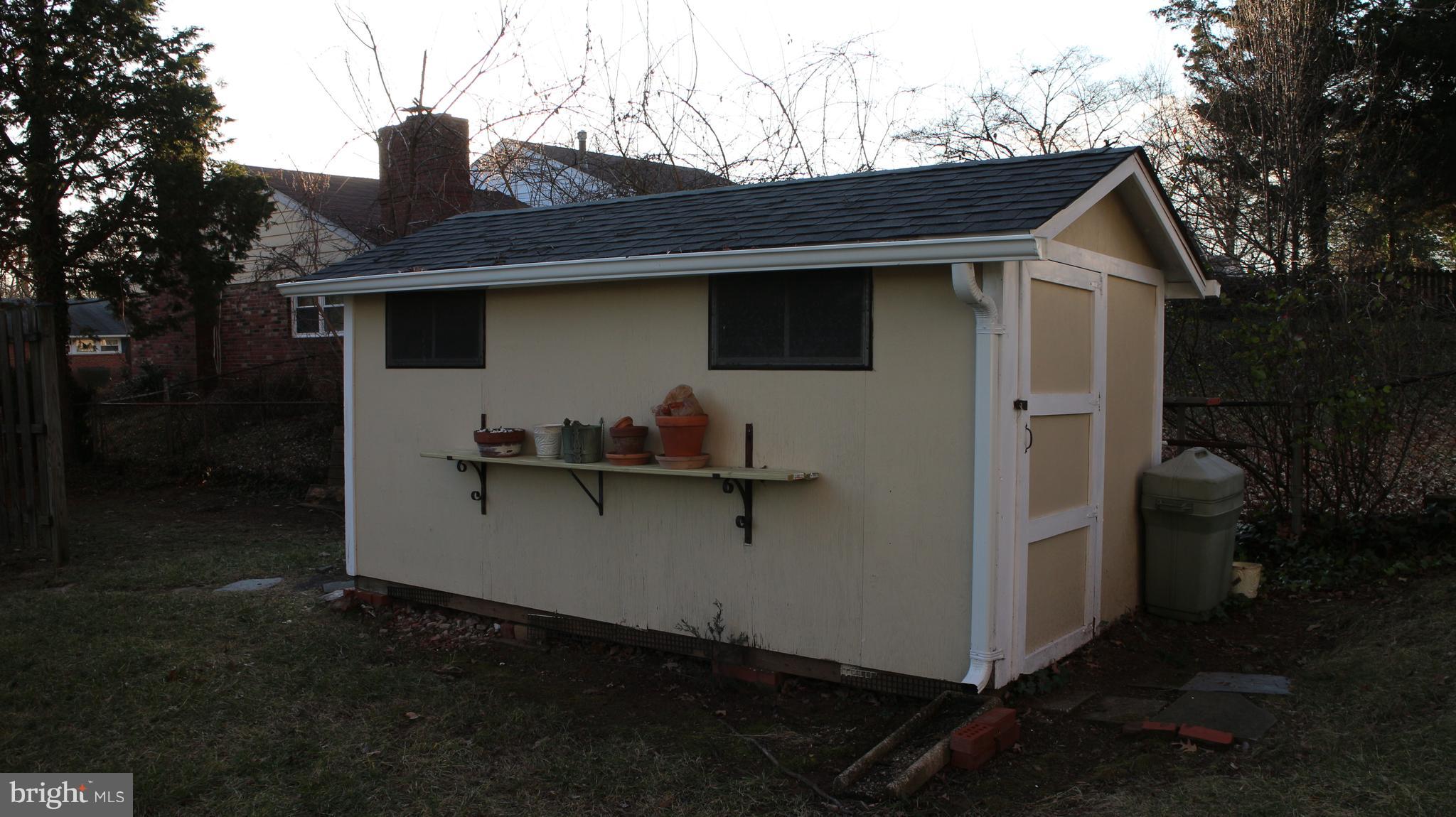 CRESTWOOD MANOR - Residential