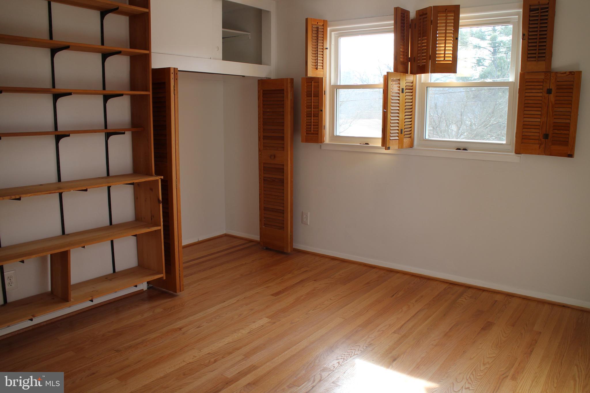 CRESTWOOD MANOR - Residential