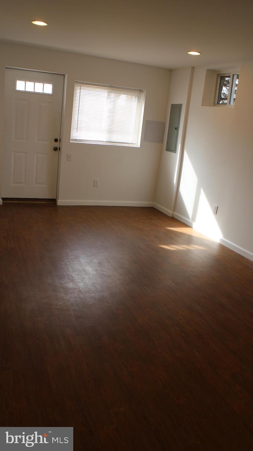 CRESTWOOD MANOR - Residential