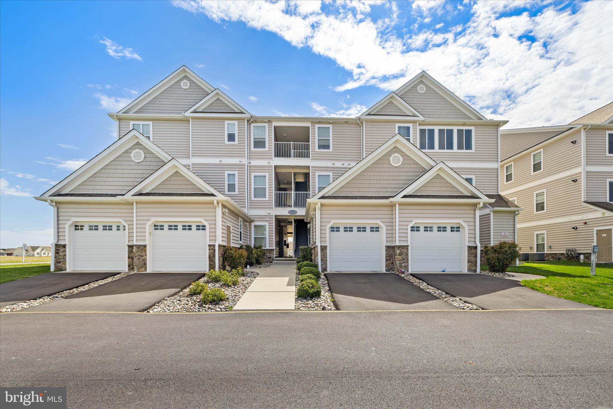 HEARTHSTONE MANOR - Residential