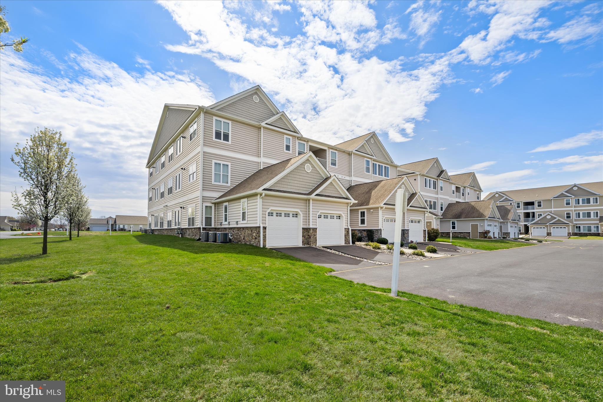 HEARTHSTONE MANOR - Residential