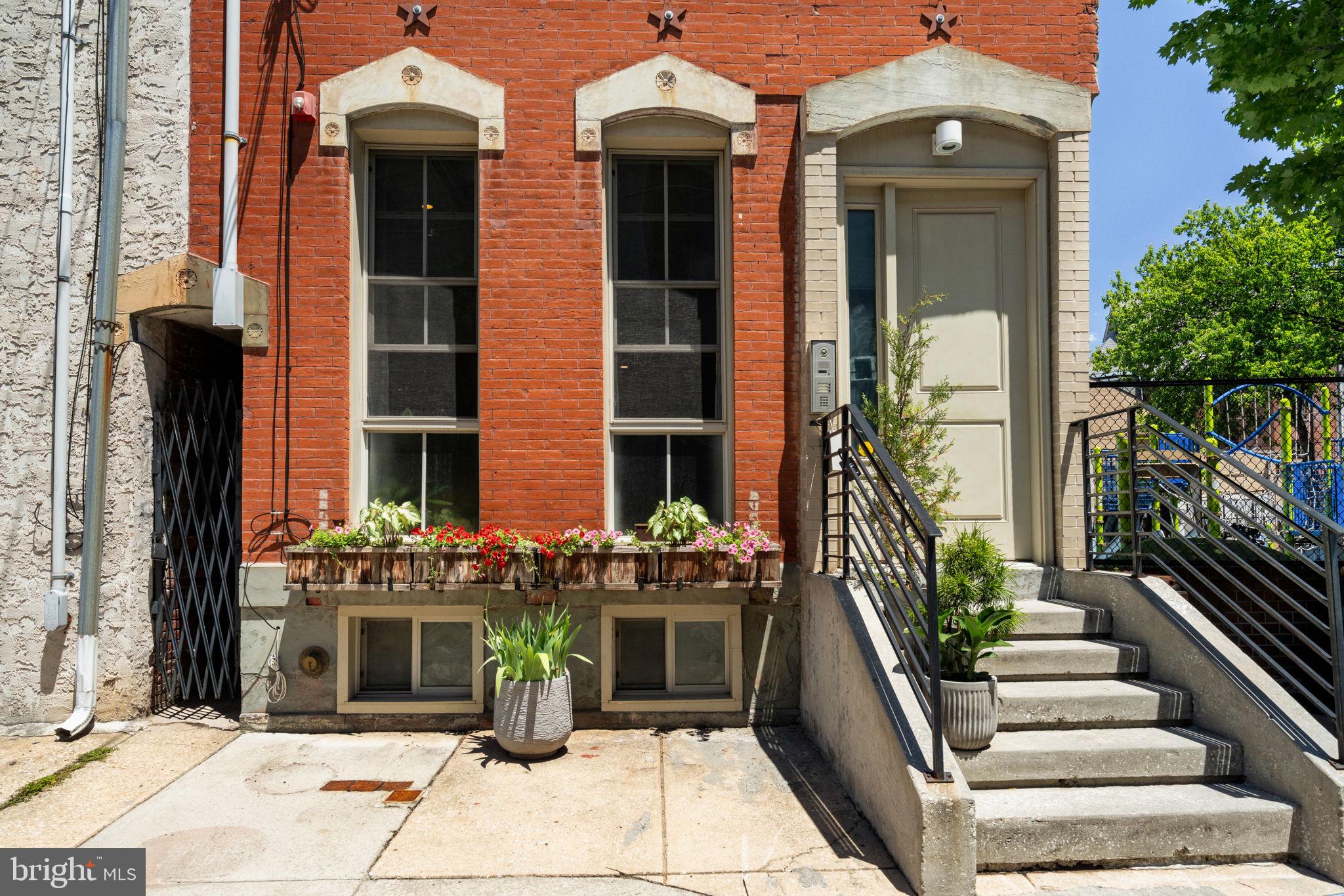 1023 MT VERNON STREET 1