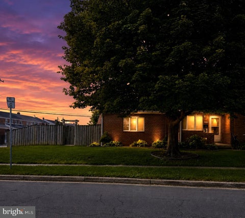Townhouse For Sale - 2731 Moorgate Road<br/> BALTIMORE, MD 21222