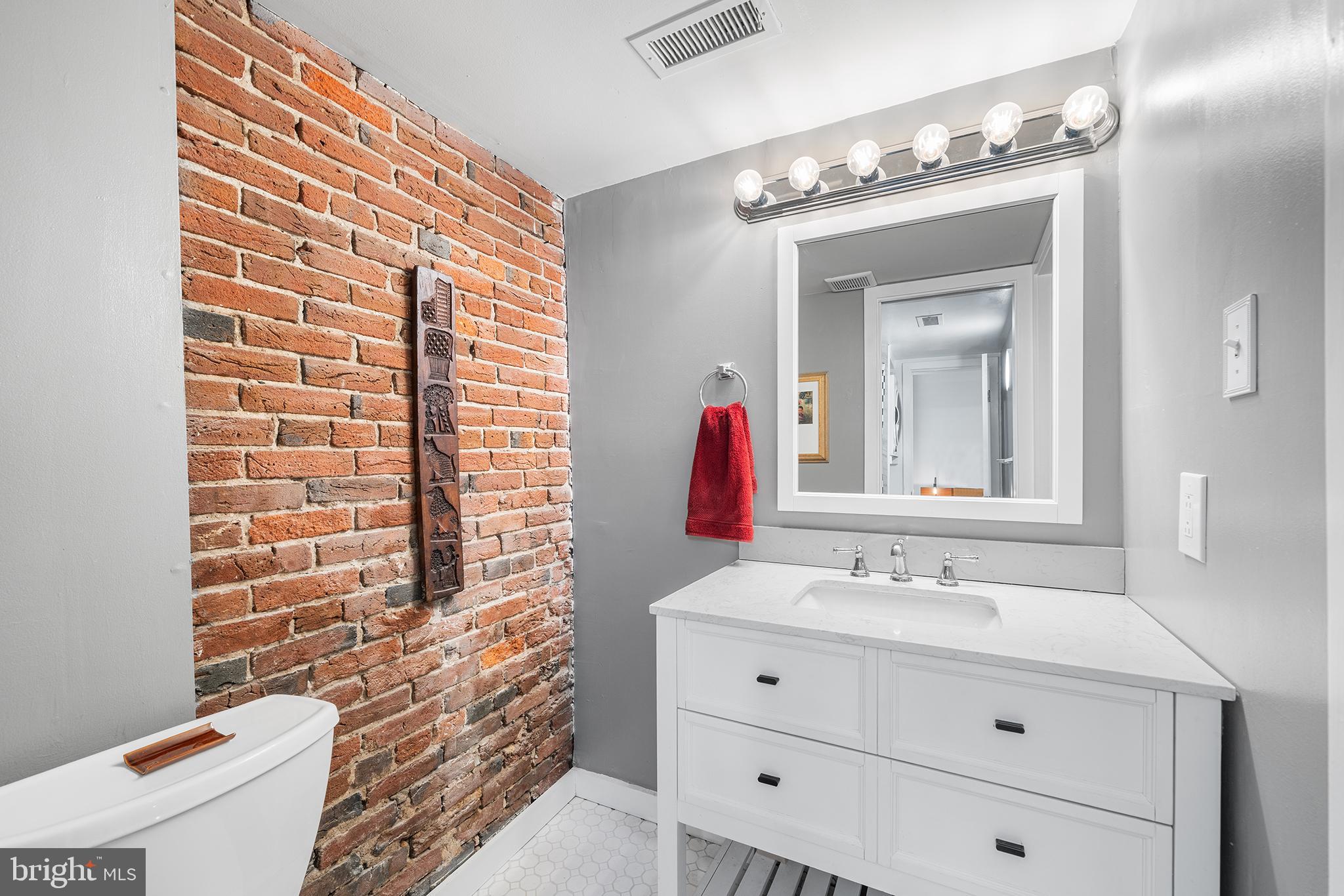 SOCIETY HILL - Residential