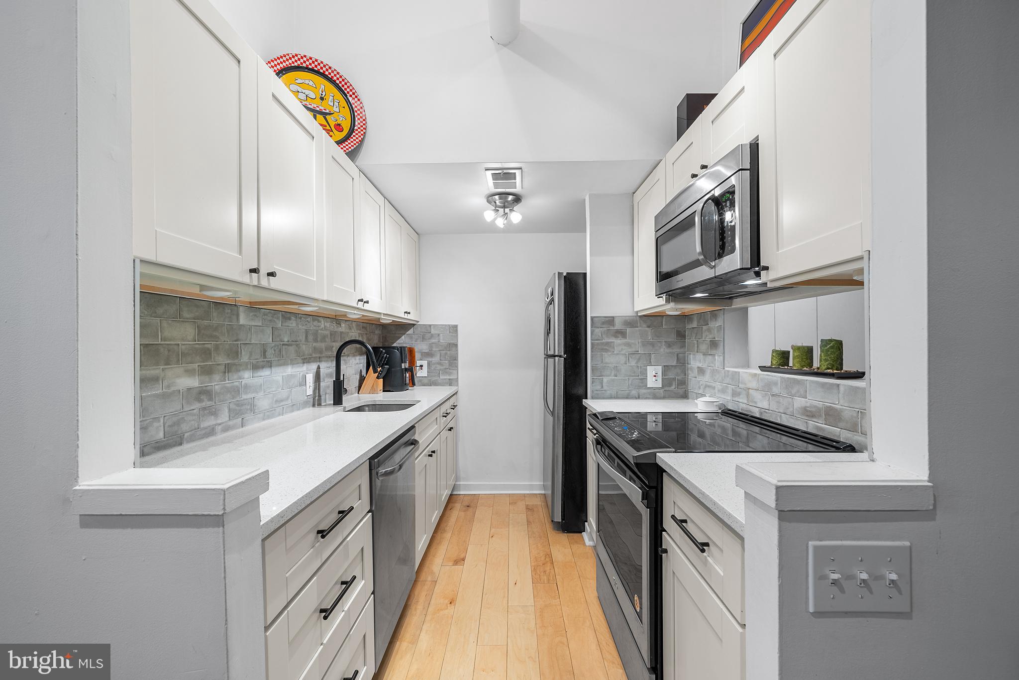 SOCIETY HILL - Residential