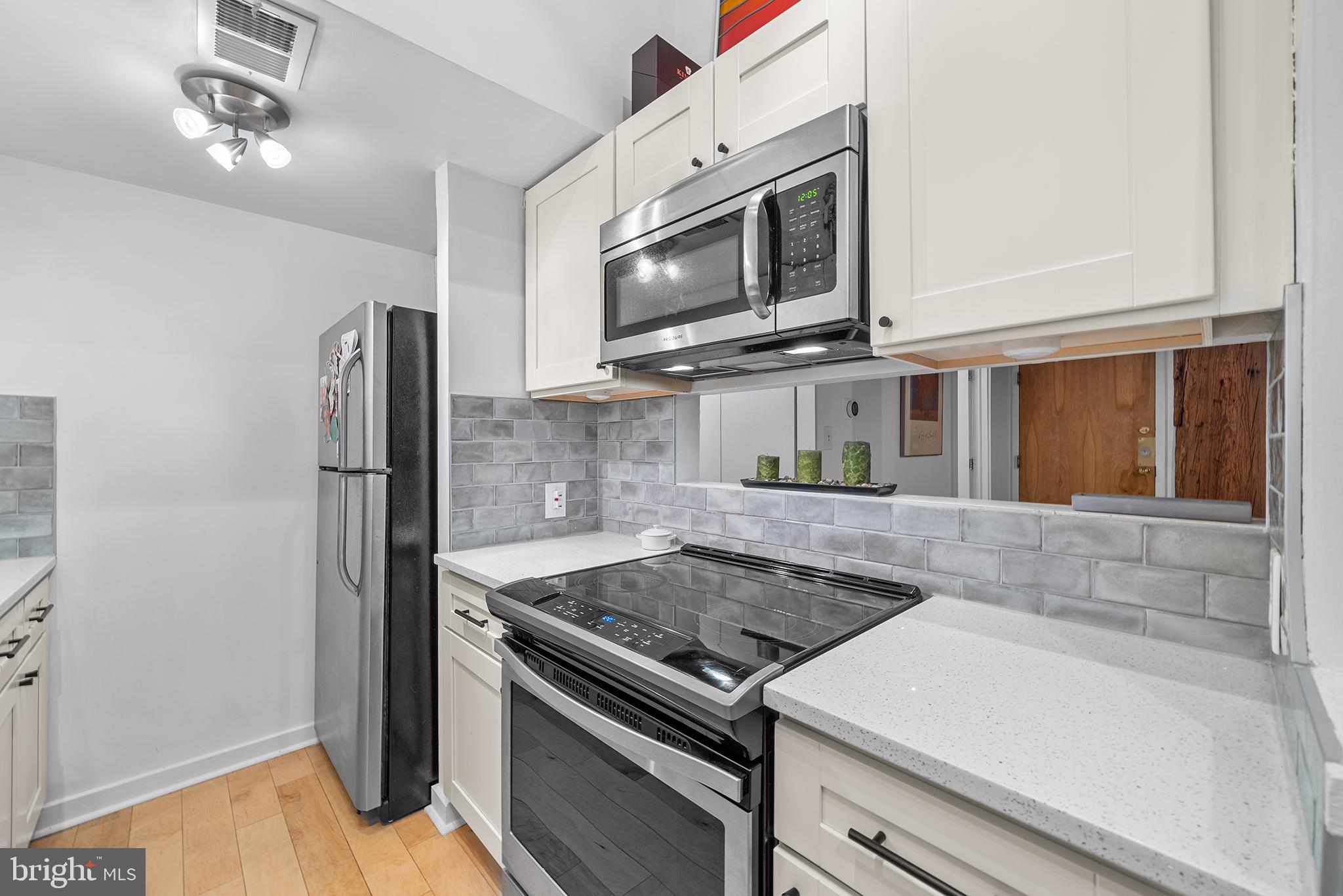 SOCIETY HILL - Residential