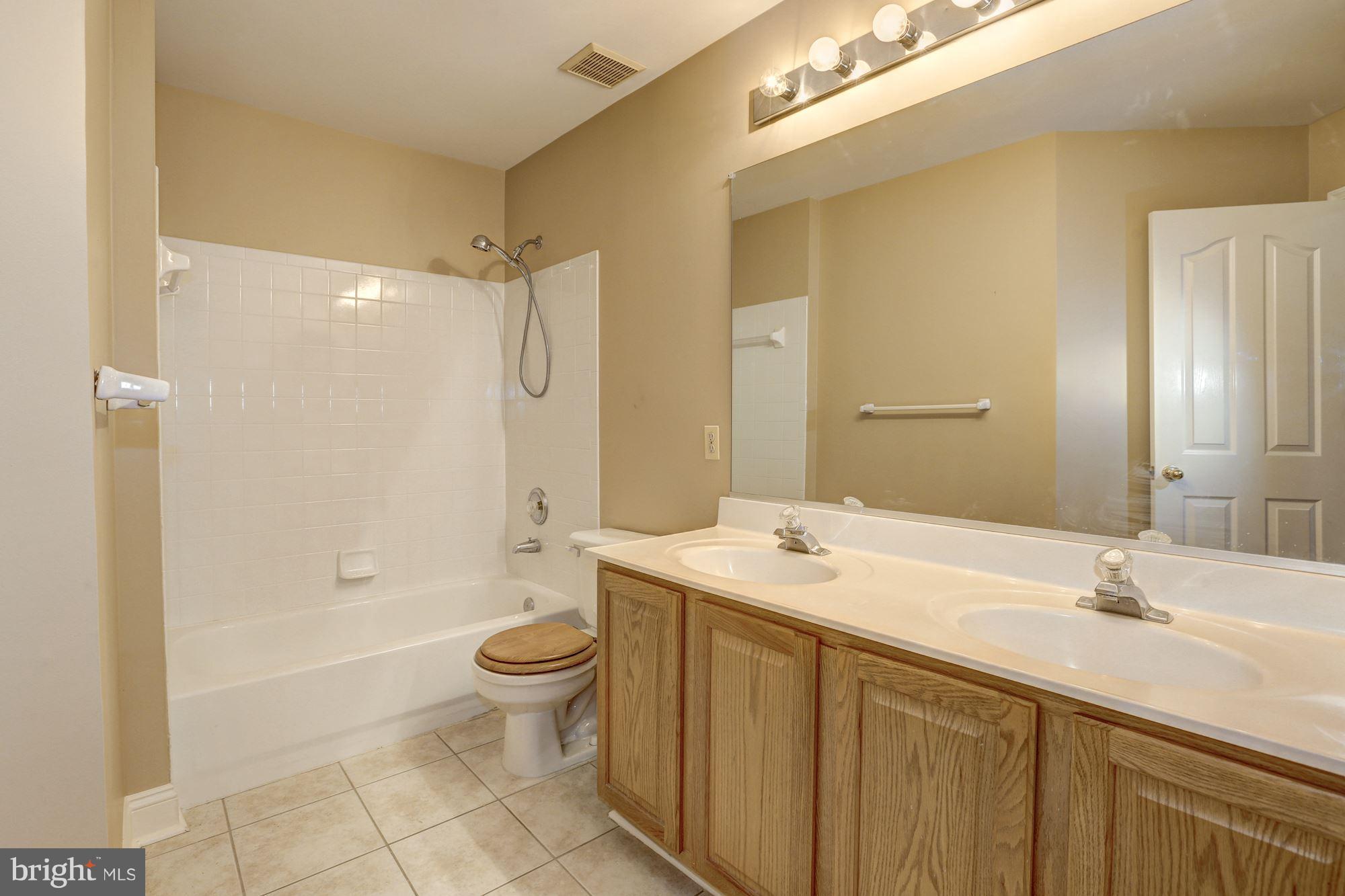 BLUNT COMMONS - Residential