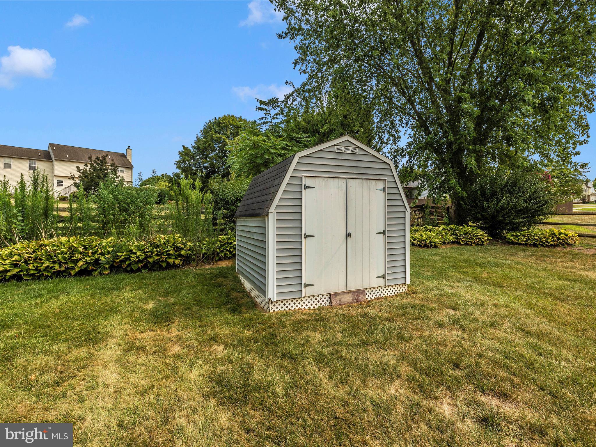 FOUNTAIN ROCK MANOR - Residential