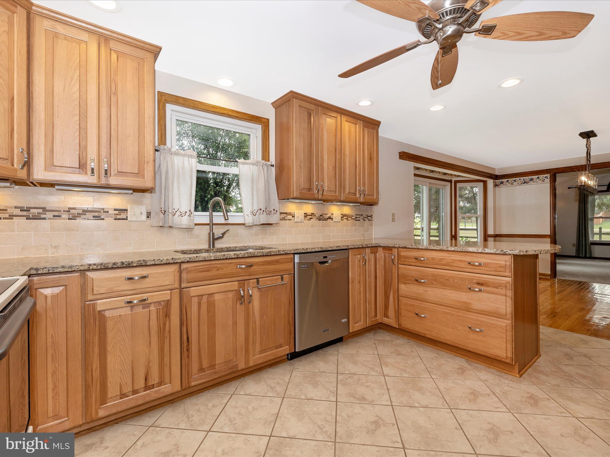 FOUNTAIN ROCK MANOR - Residential