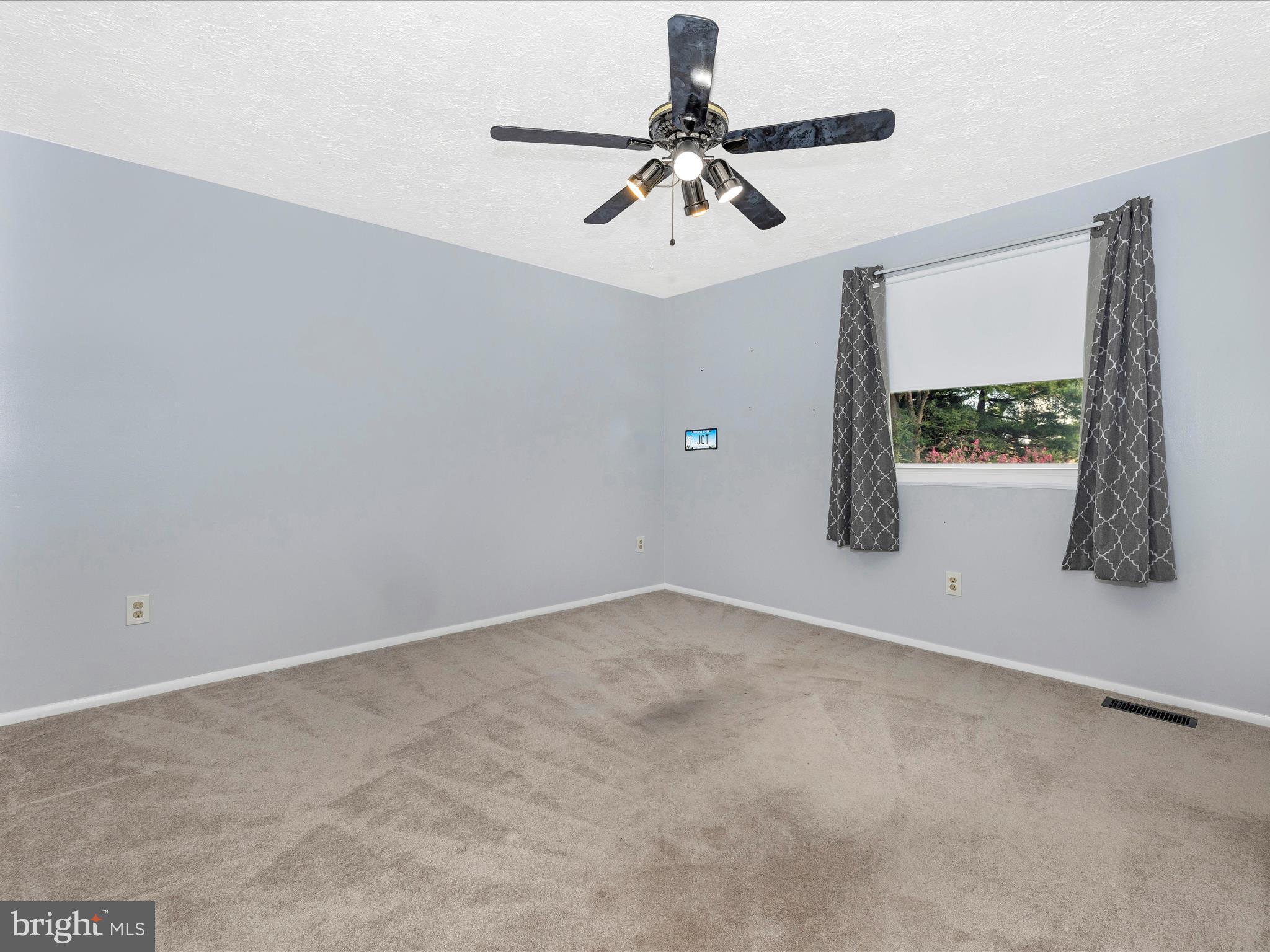 FOUNTAIN ROCK MANOR - Residential